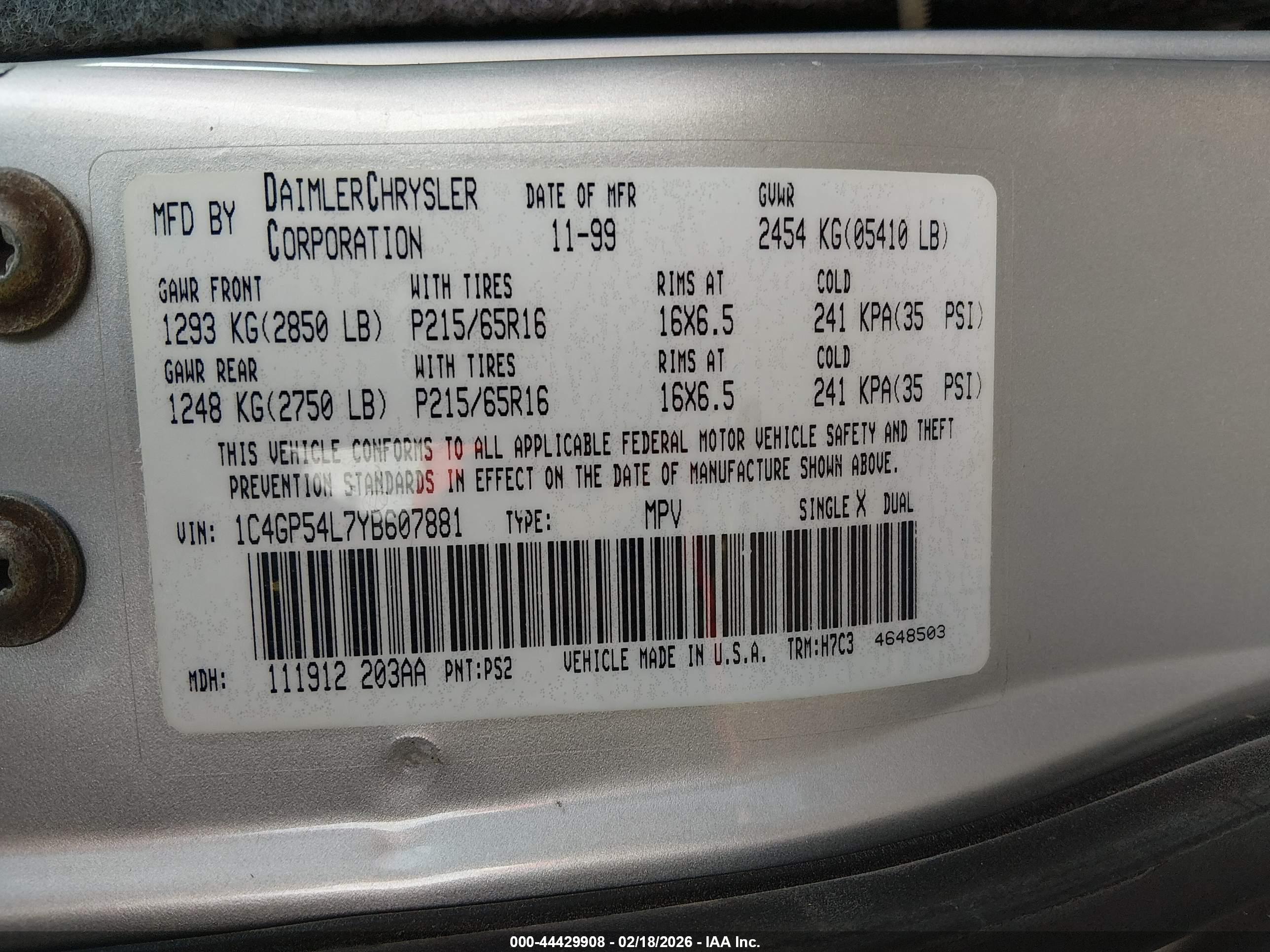 CHRYSLER TOWN image 9