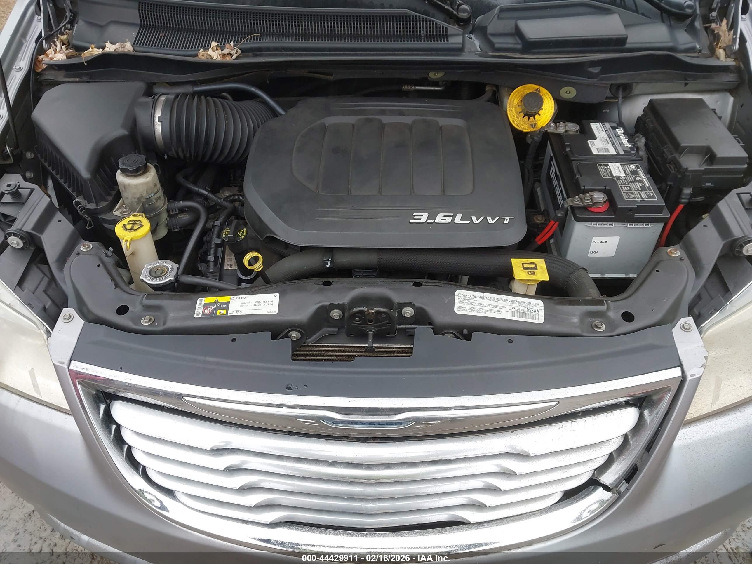CHRYSLER TOWN image 10