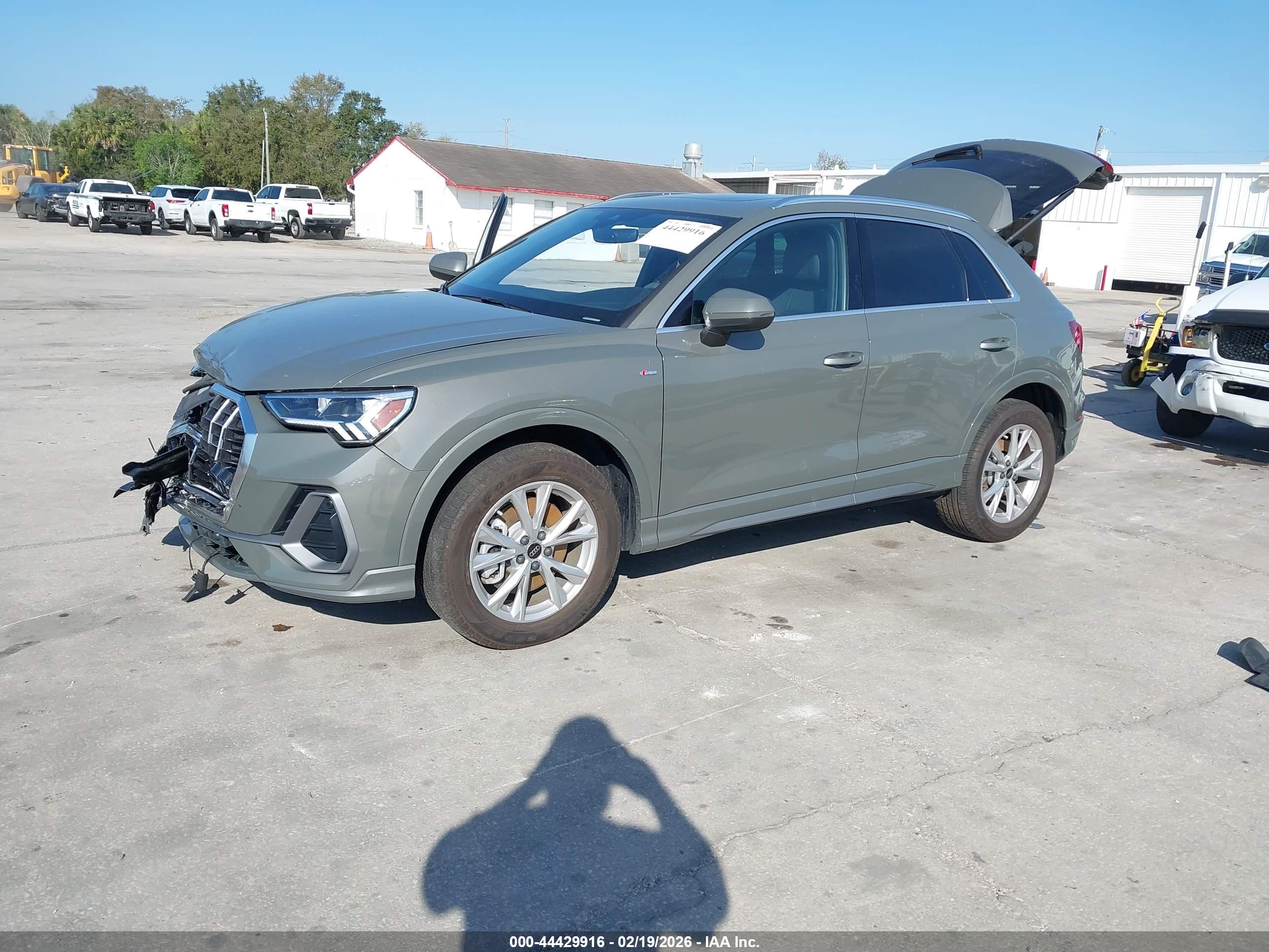 AUDI Q3 image 2