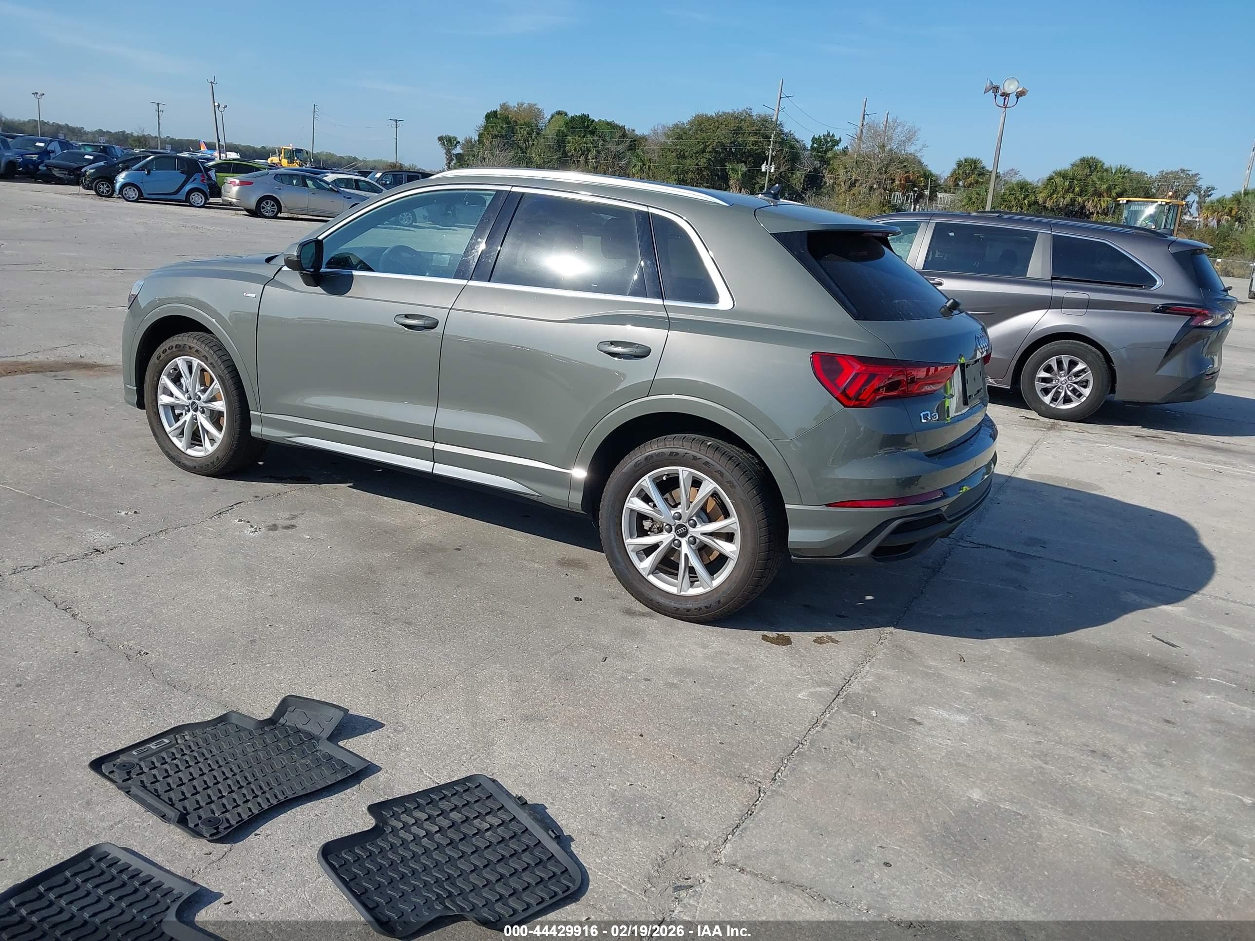 AUDI Q3 image 3