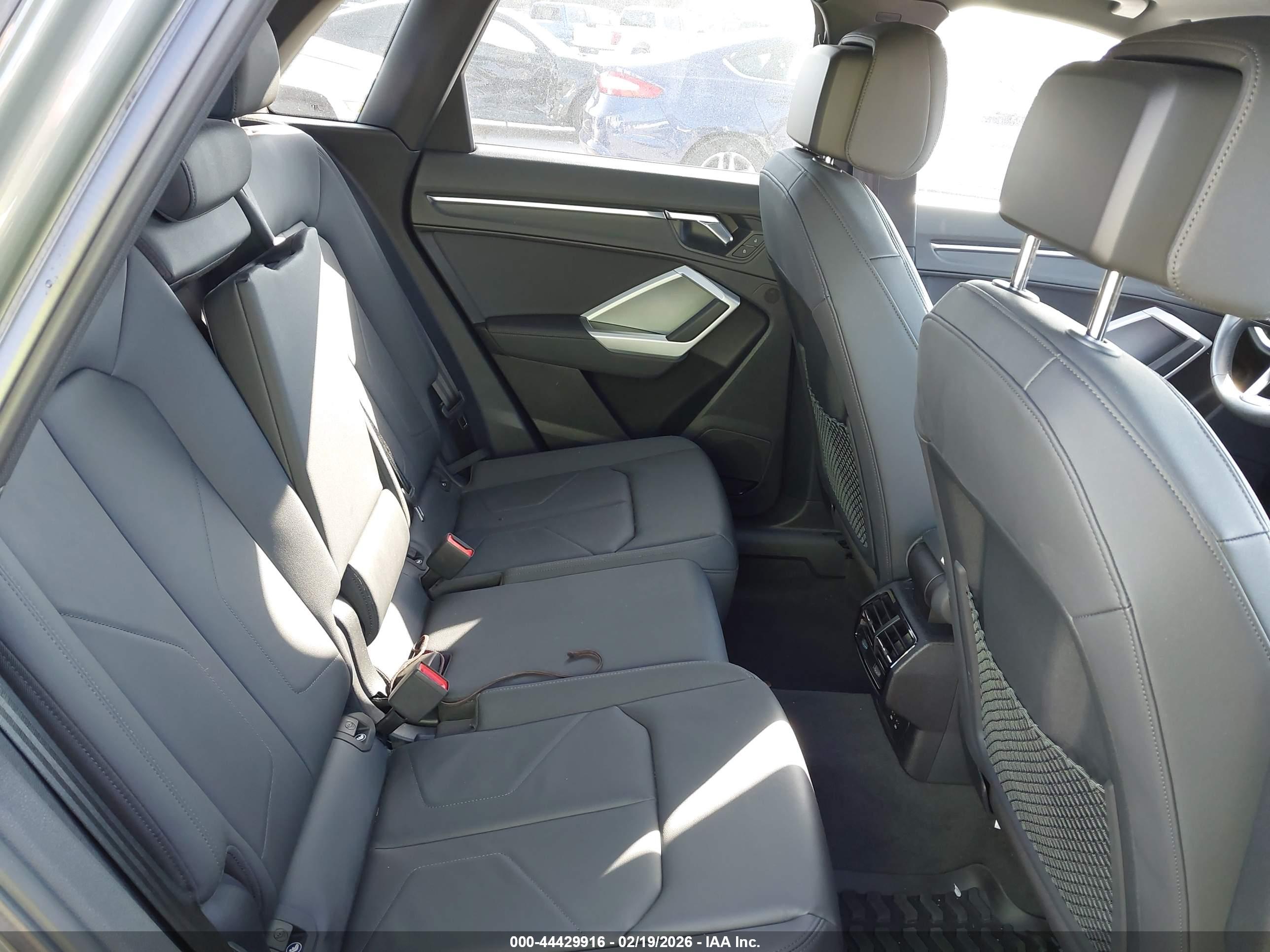 AUDI Q3 image 8