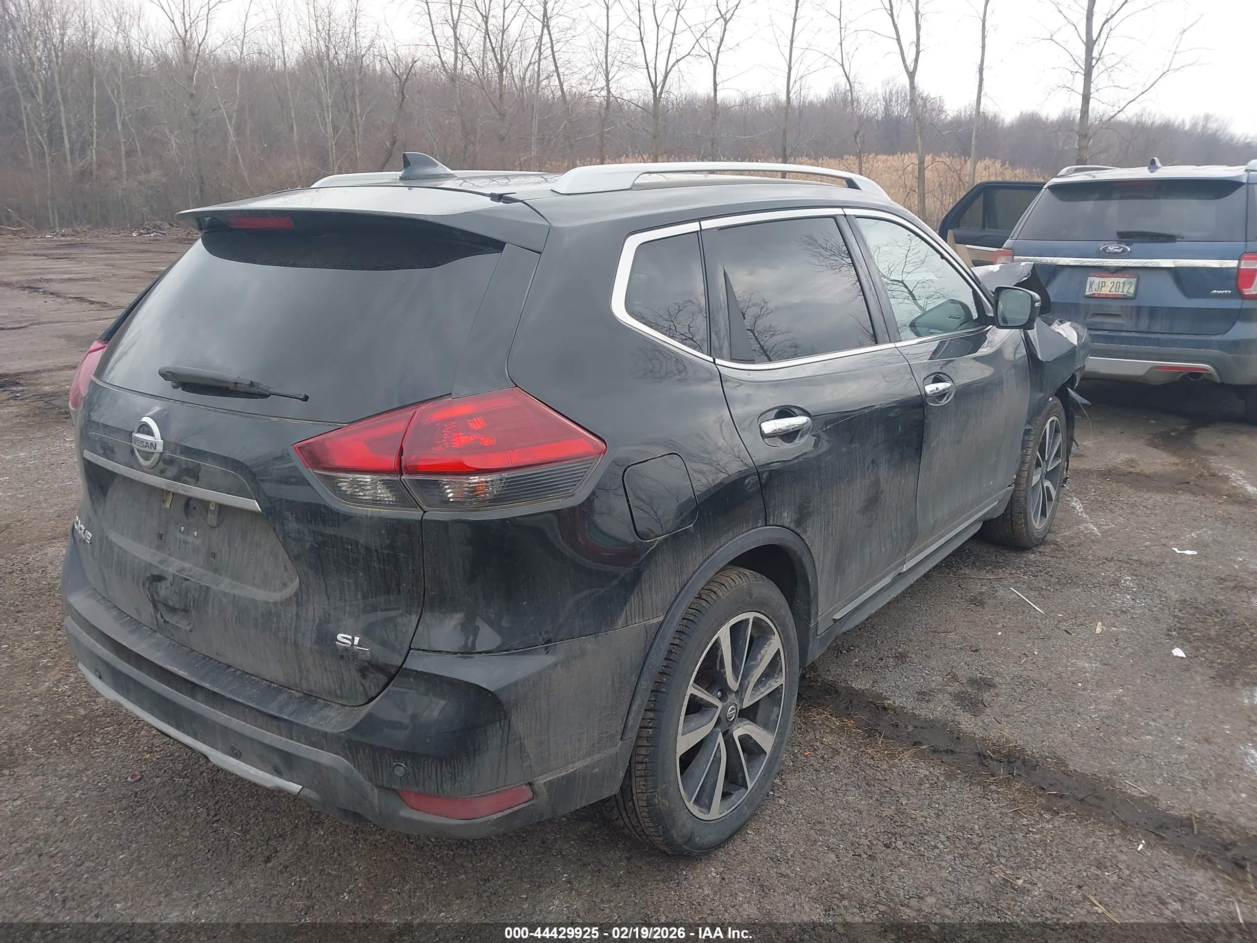 NISSAN ROGUE image 4