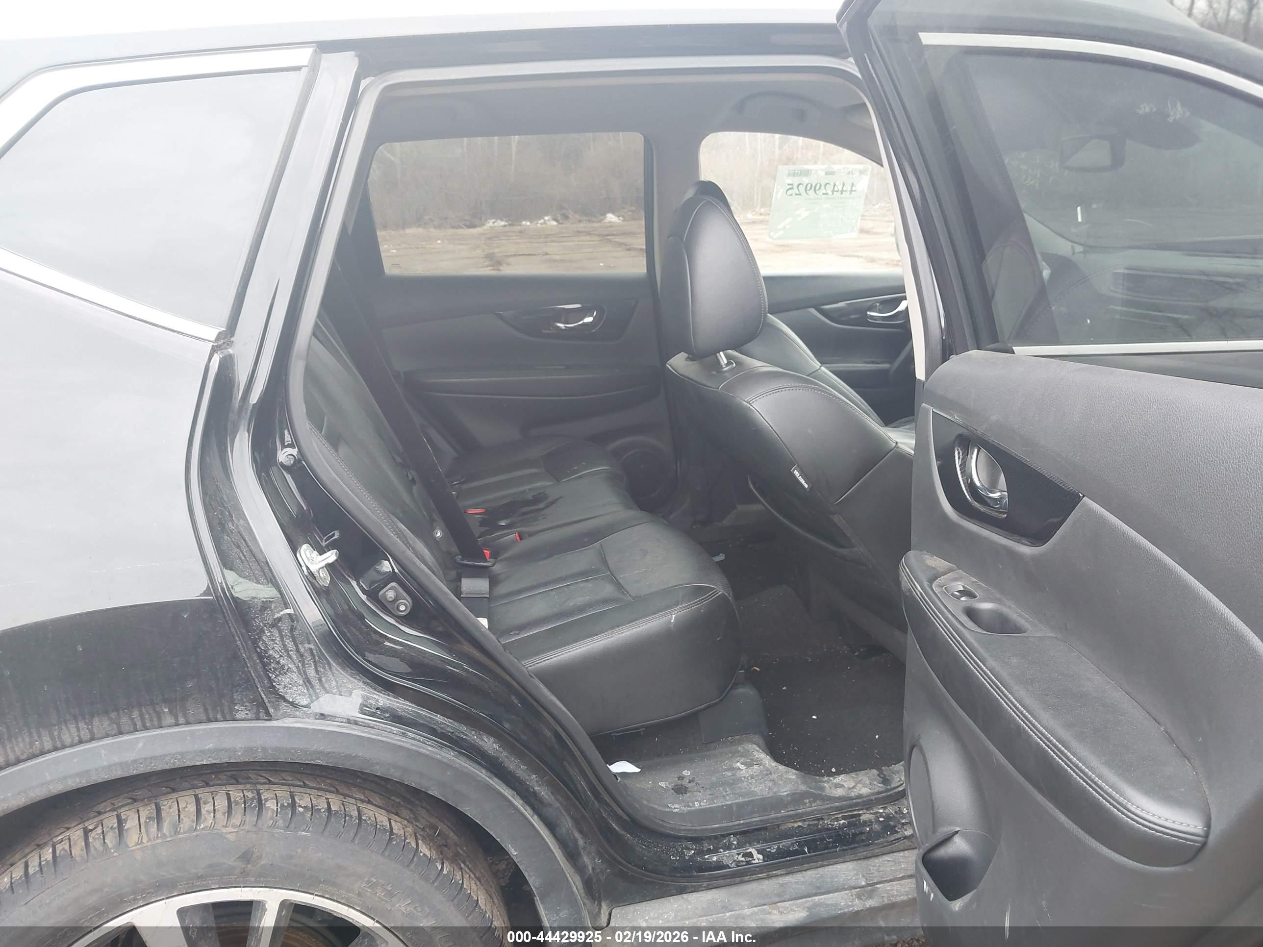 NISSAN ROGUE image 8