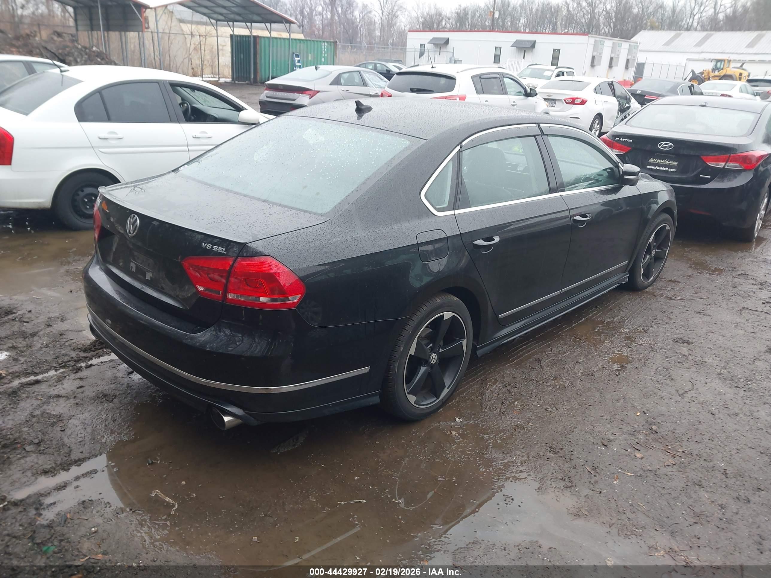 VOLKSWAGEN PASSAT image 4
