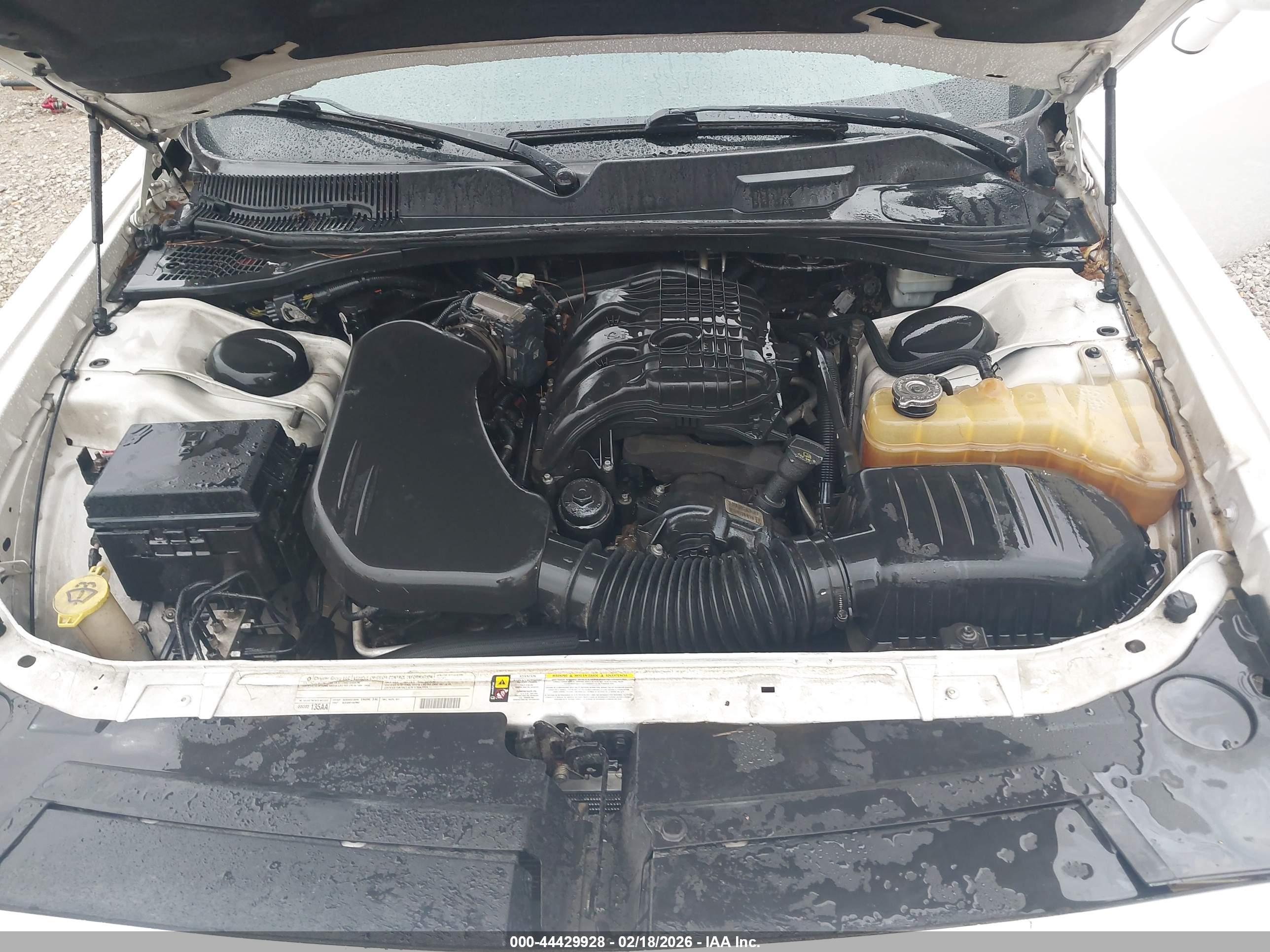 DODGE CHALLENGER image 10