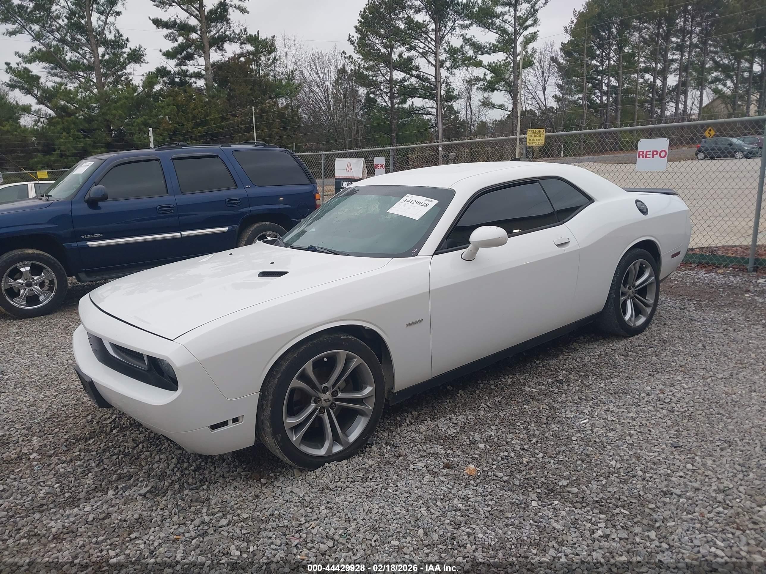 DODGE CHALLENGER image 2