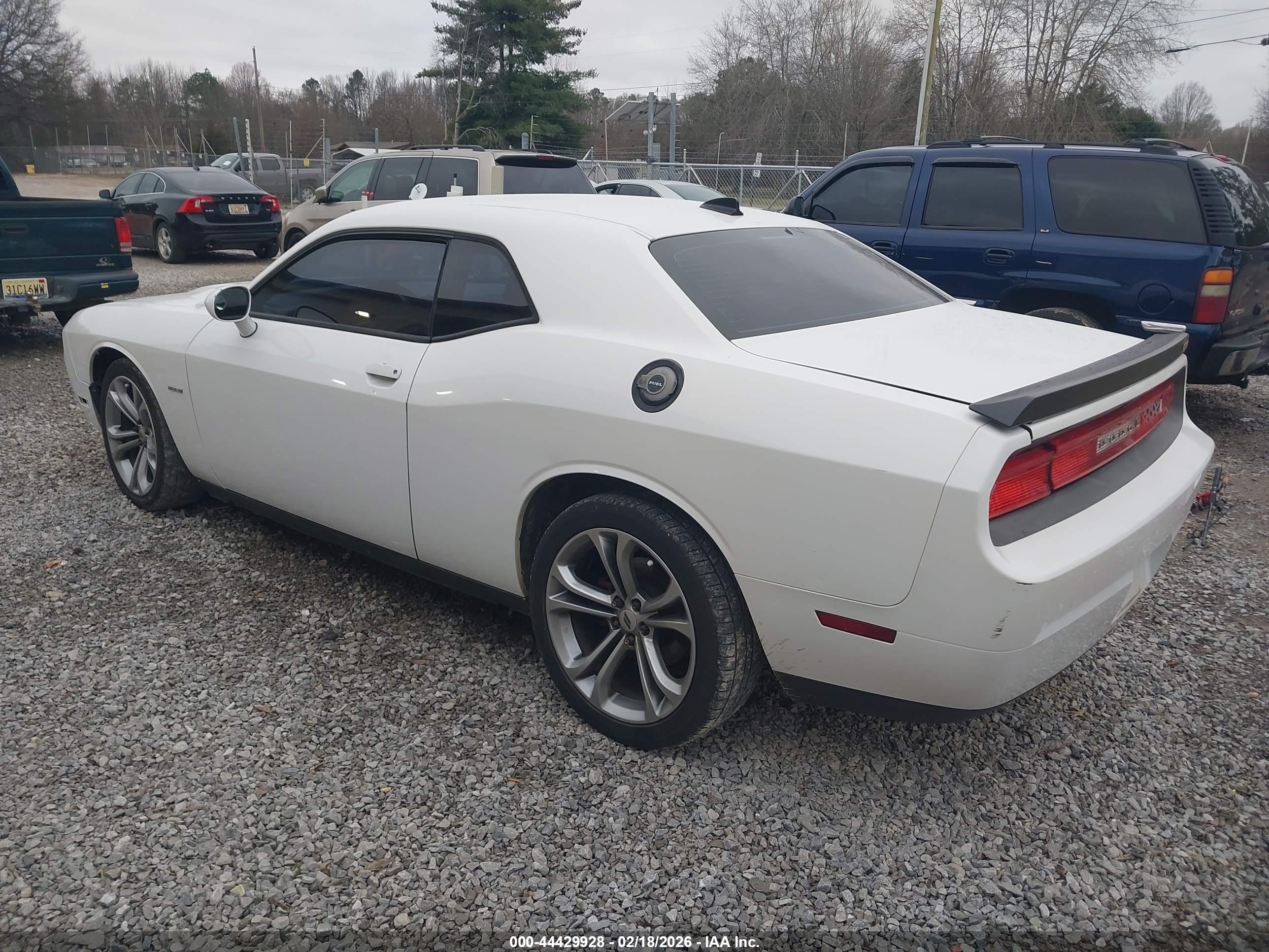 DODGE CHALLENGER image 3