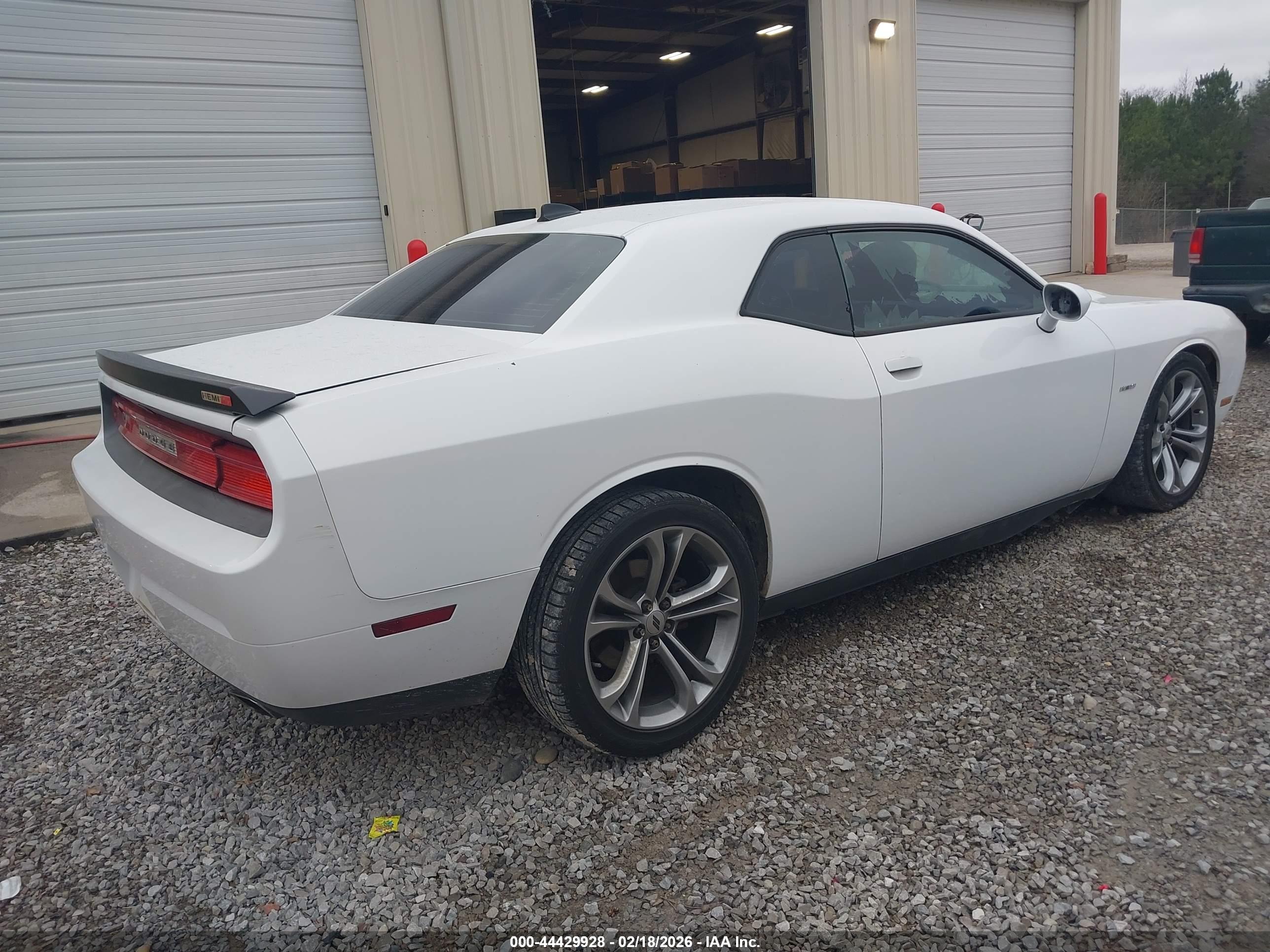 DODGE CHALLENGER image 4