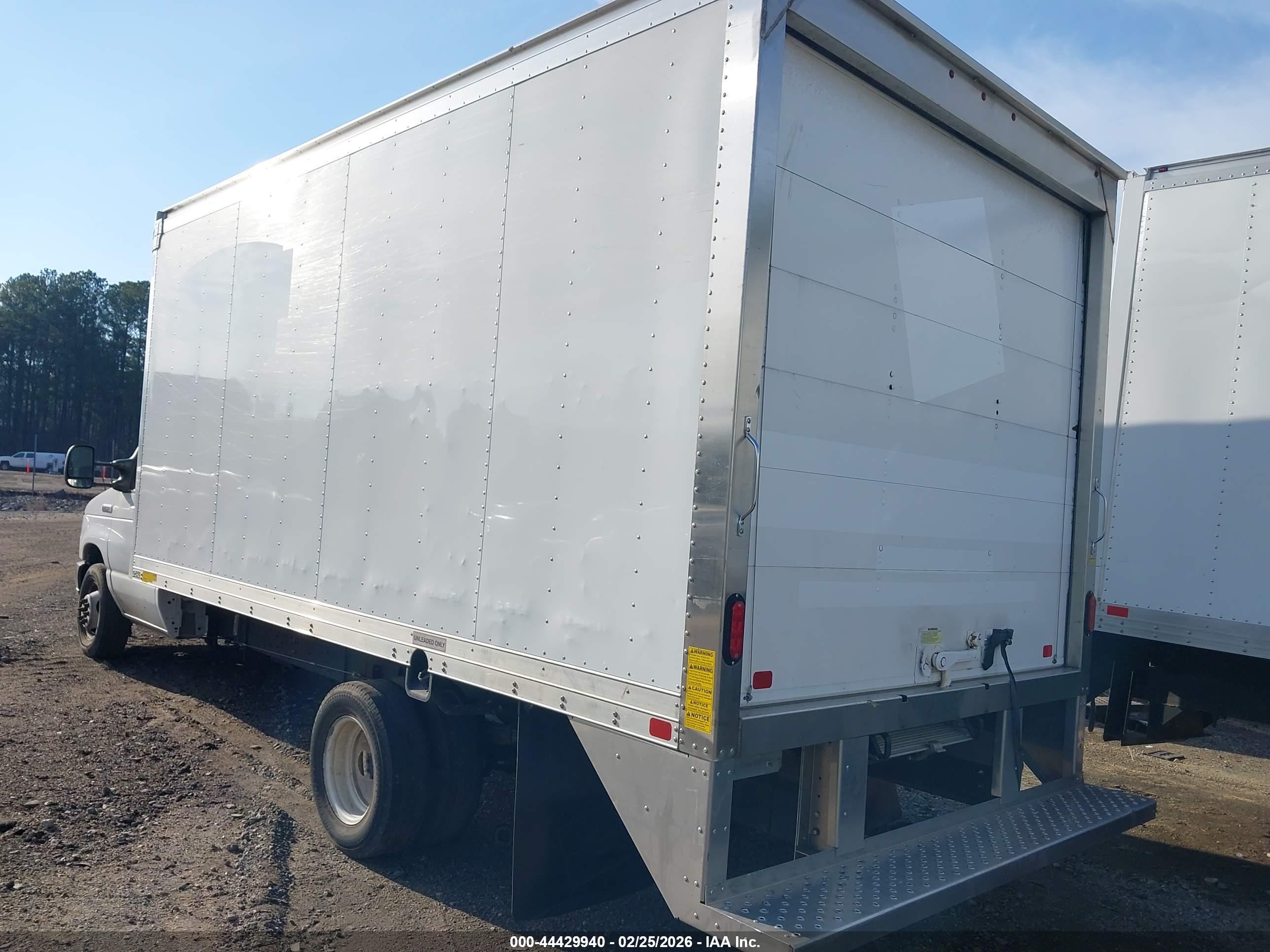 FORD E-350 image 3