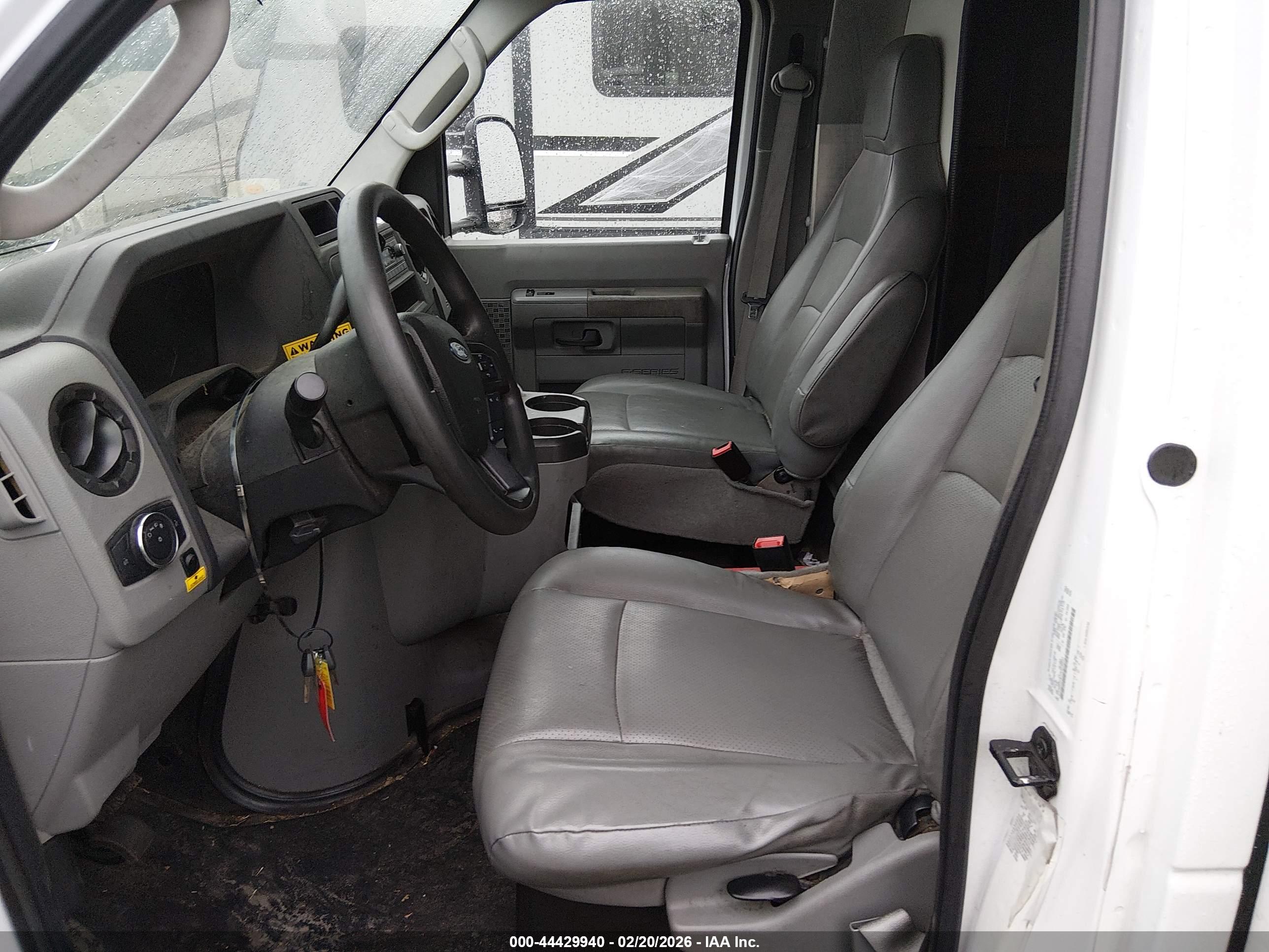 FORD E-350 image 7