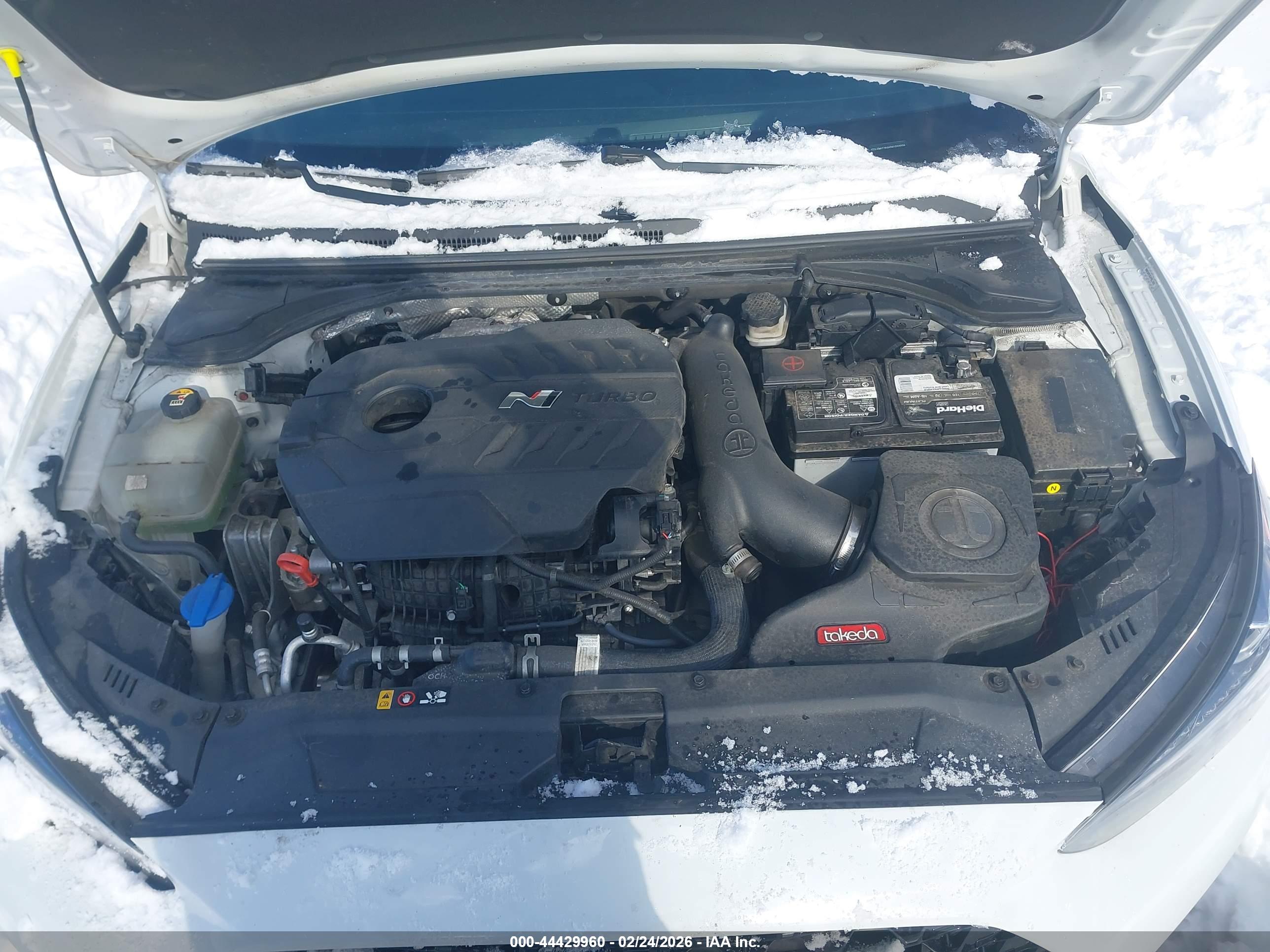 HYUNDAI VELOSTER image 10