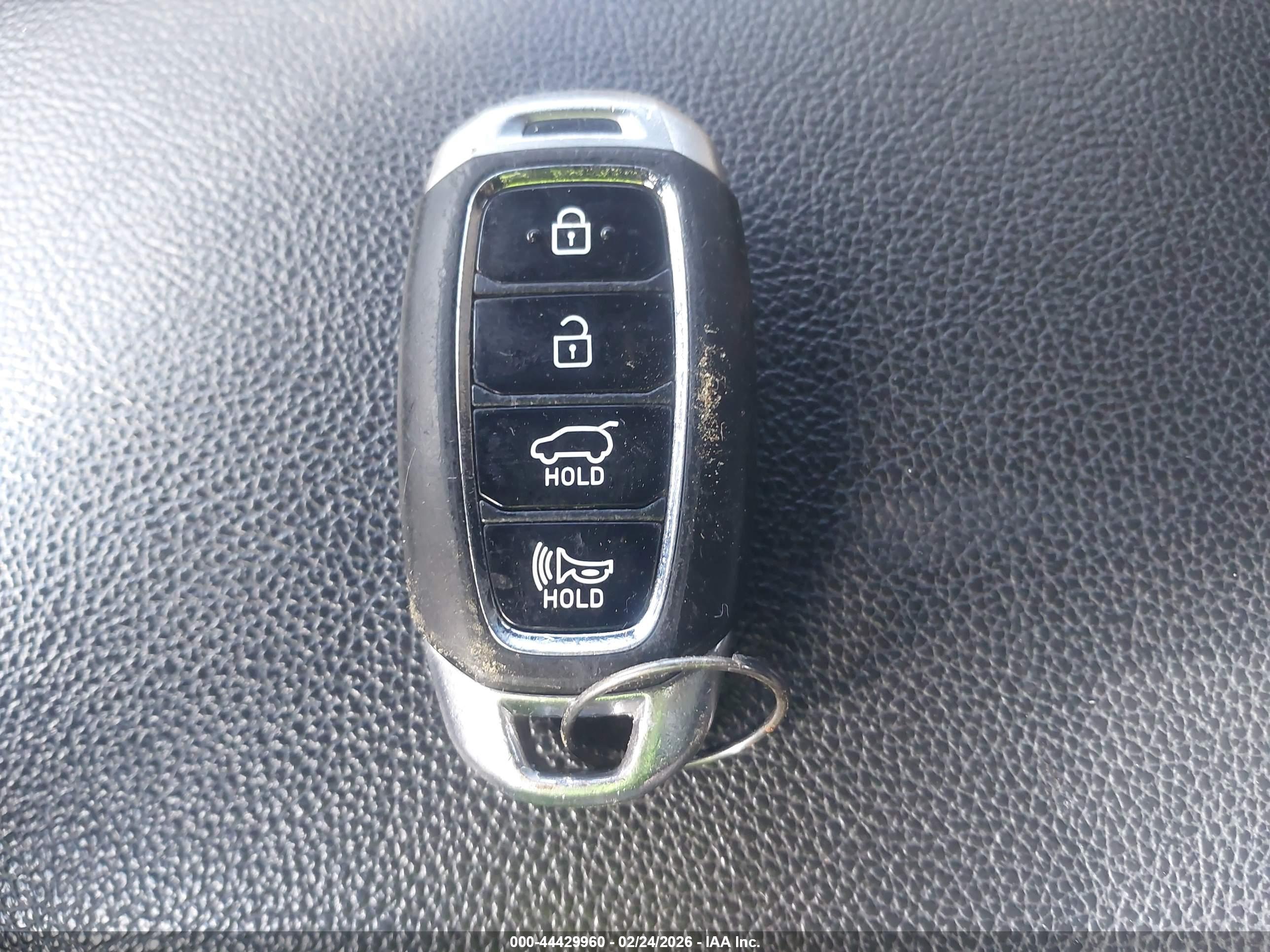 HYUNDAI VELOSTER image 11