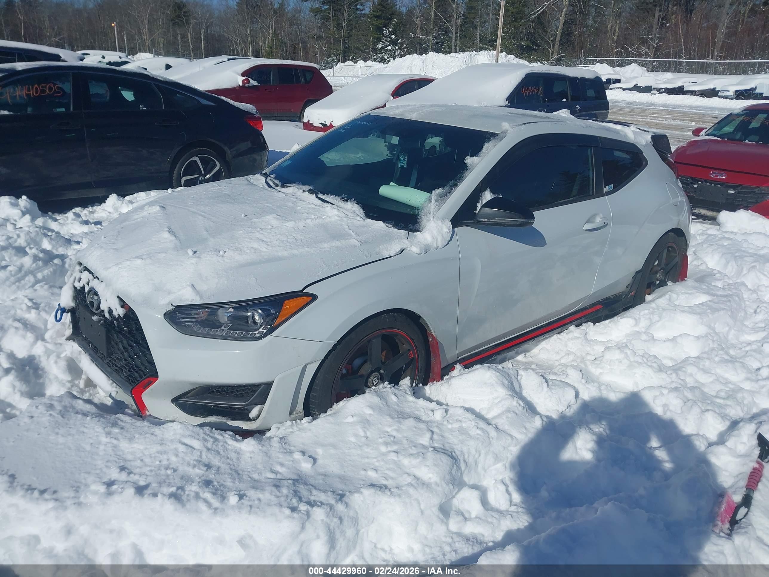 HYUNDAI VELOSTER image 2