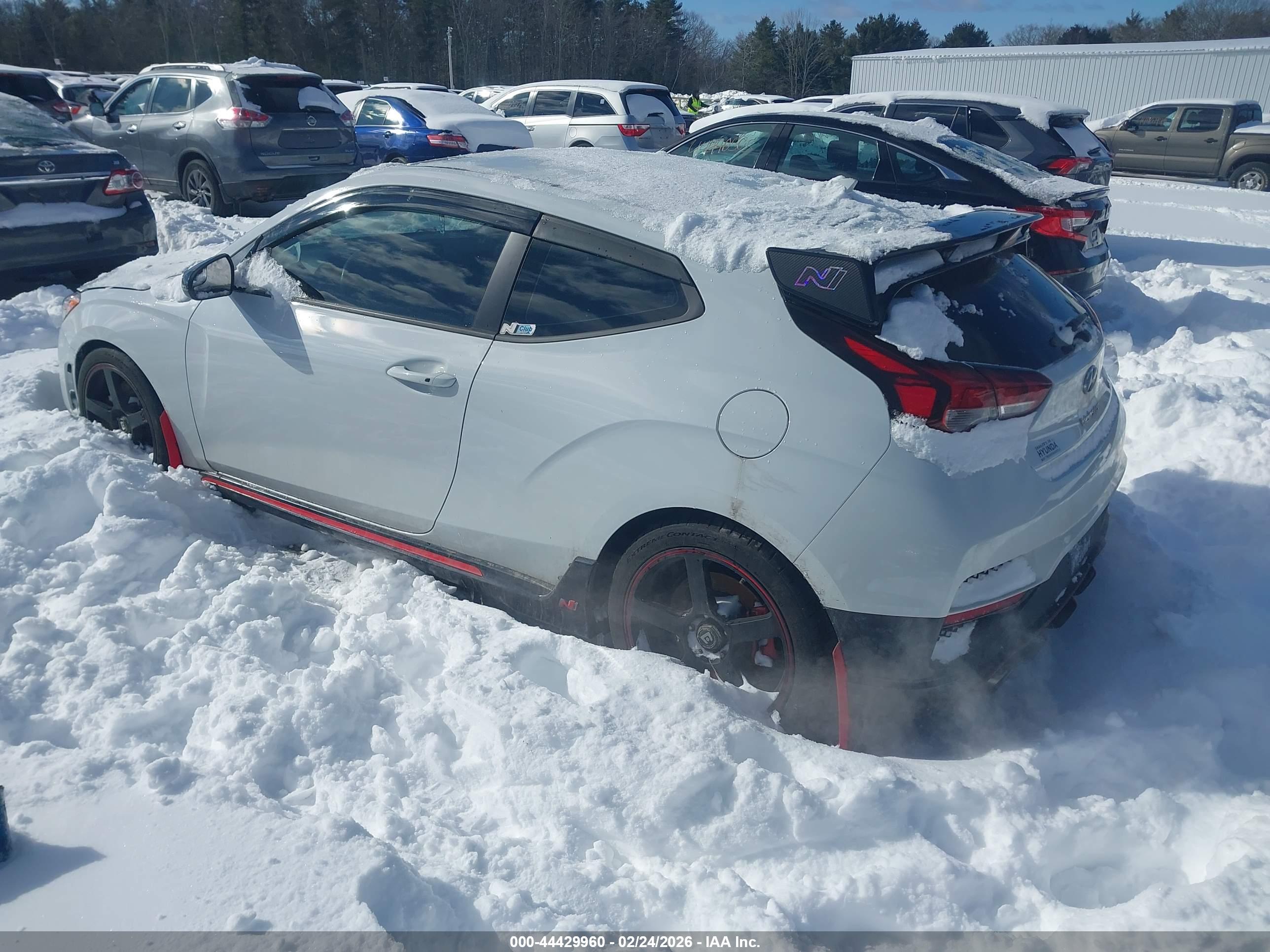 HYUNDAI VELOSTER image 3