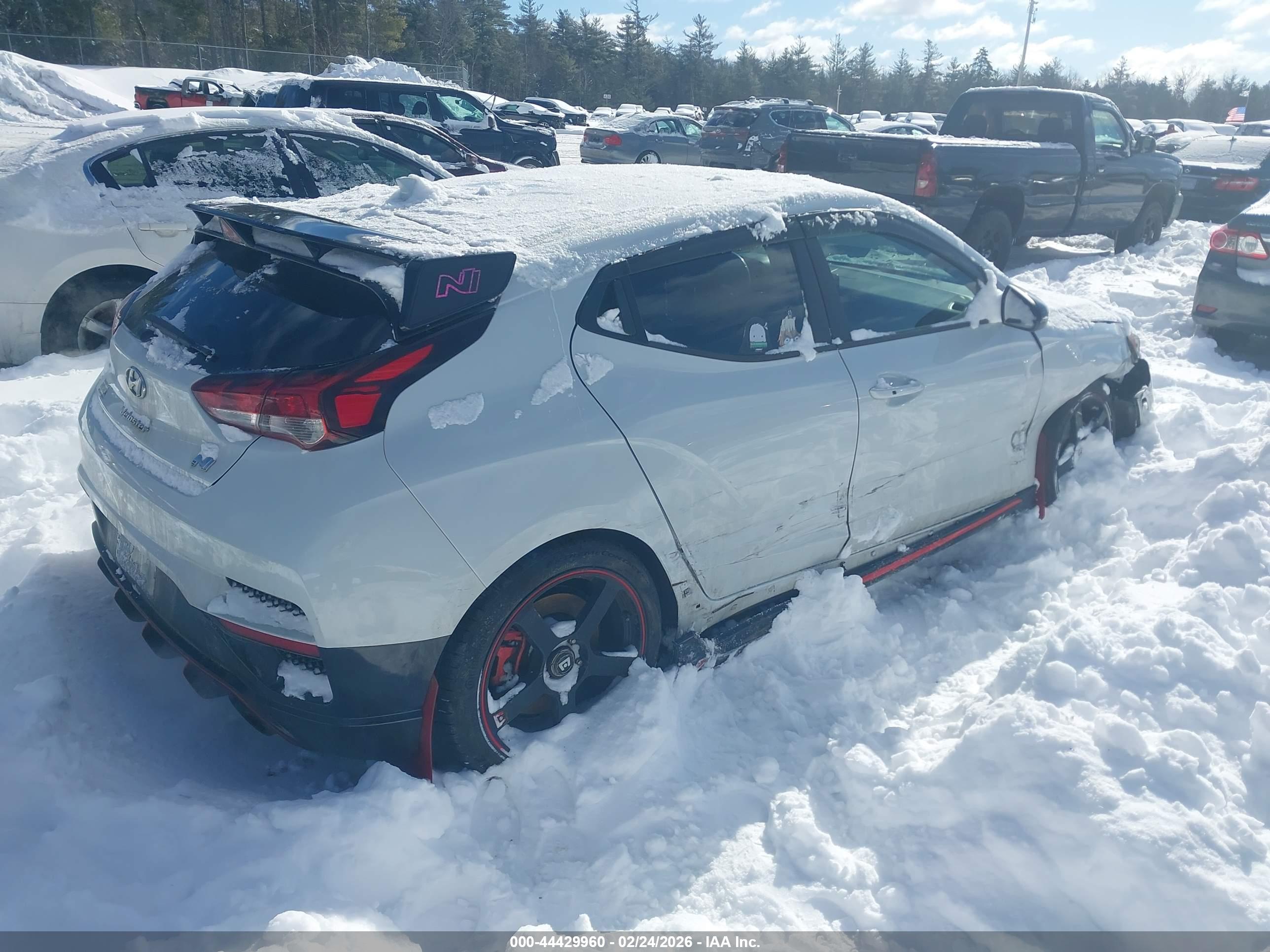HYUNDAI VELOSTER image 4