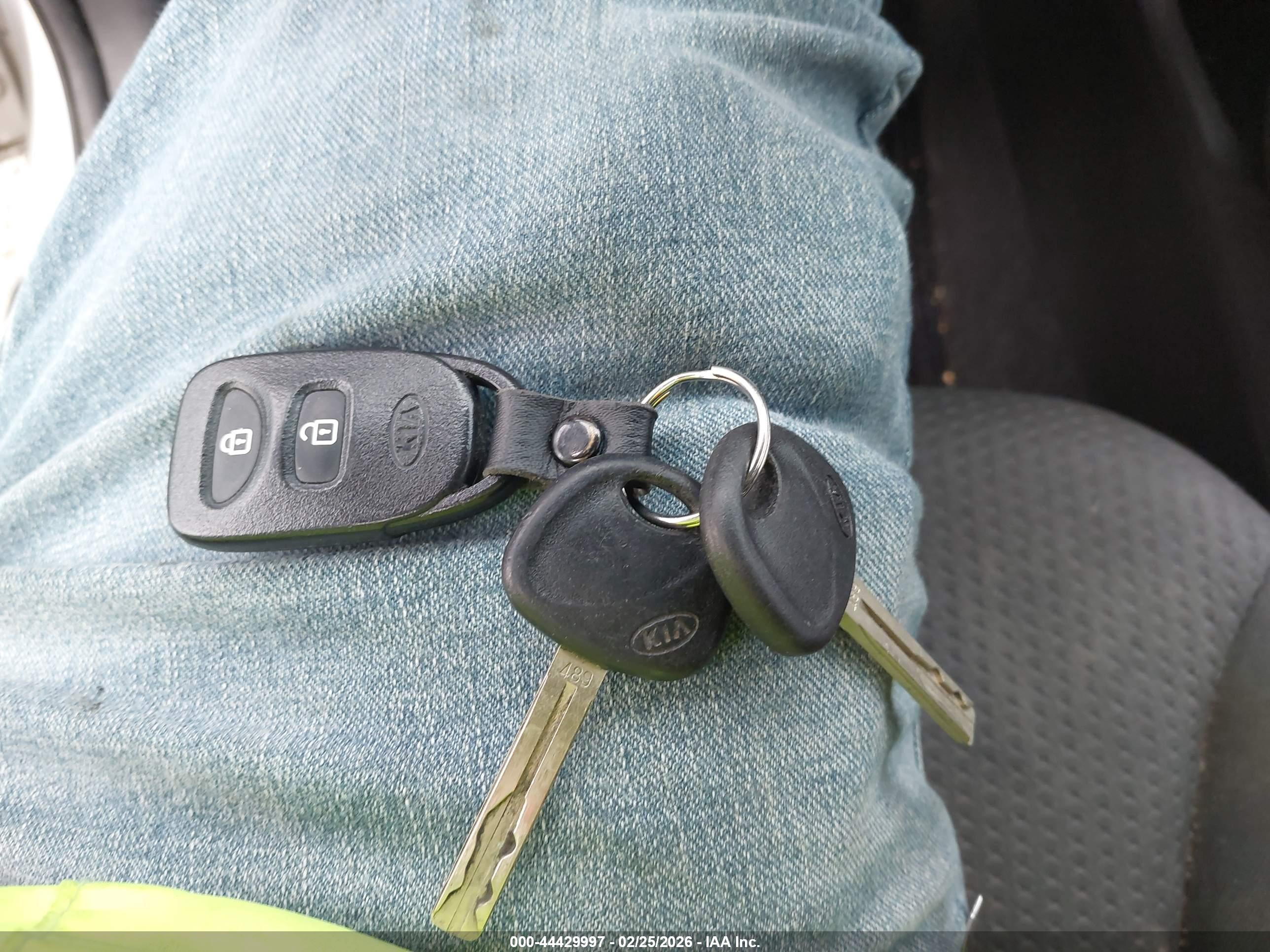 KIA SORENTO image 11