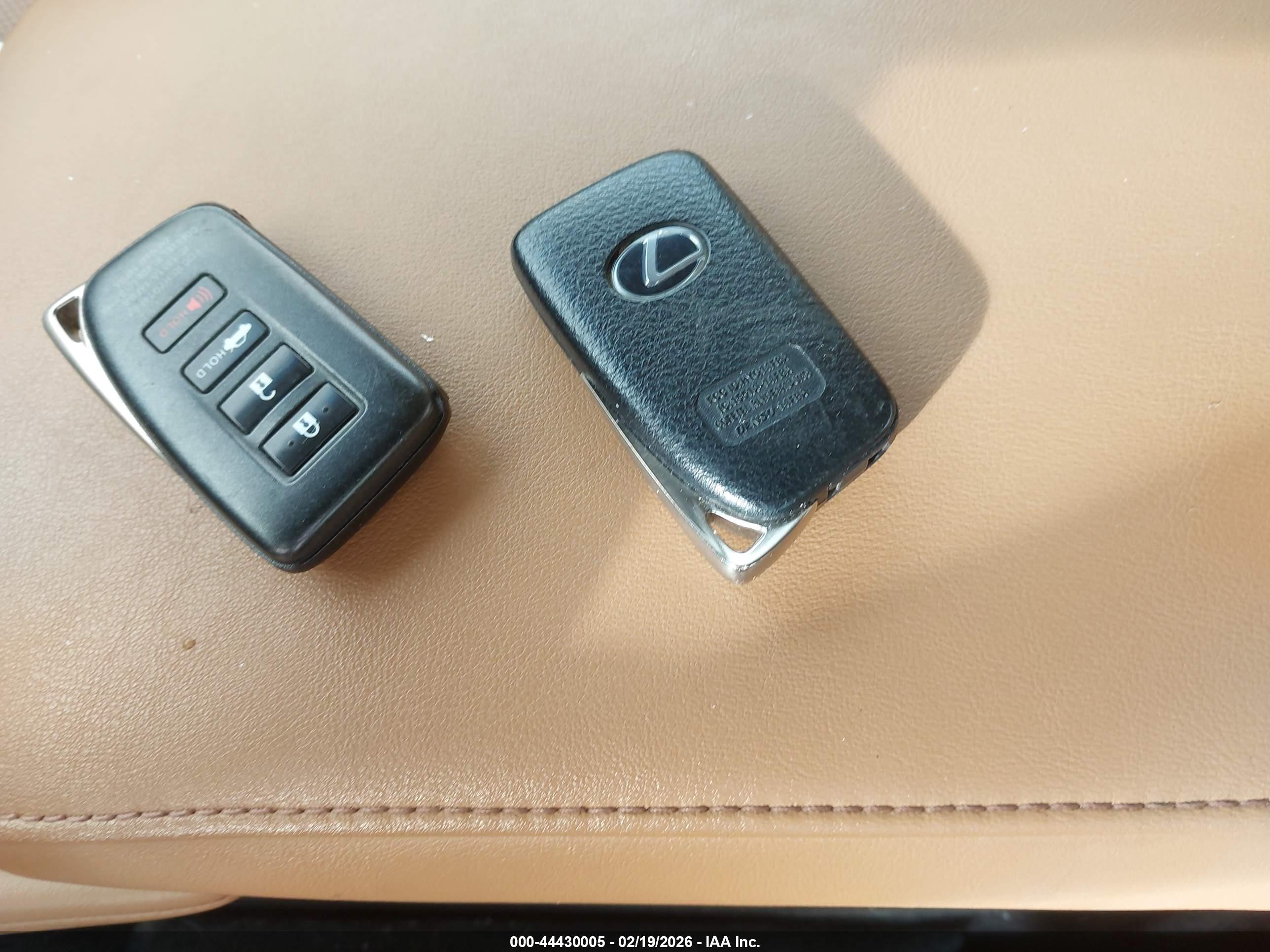 LEXUS GS image 11
