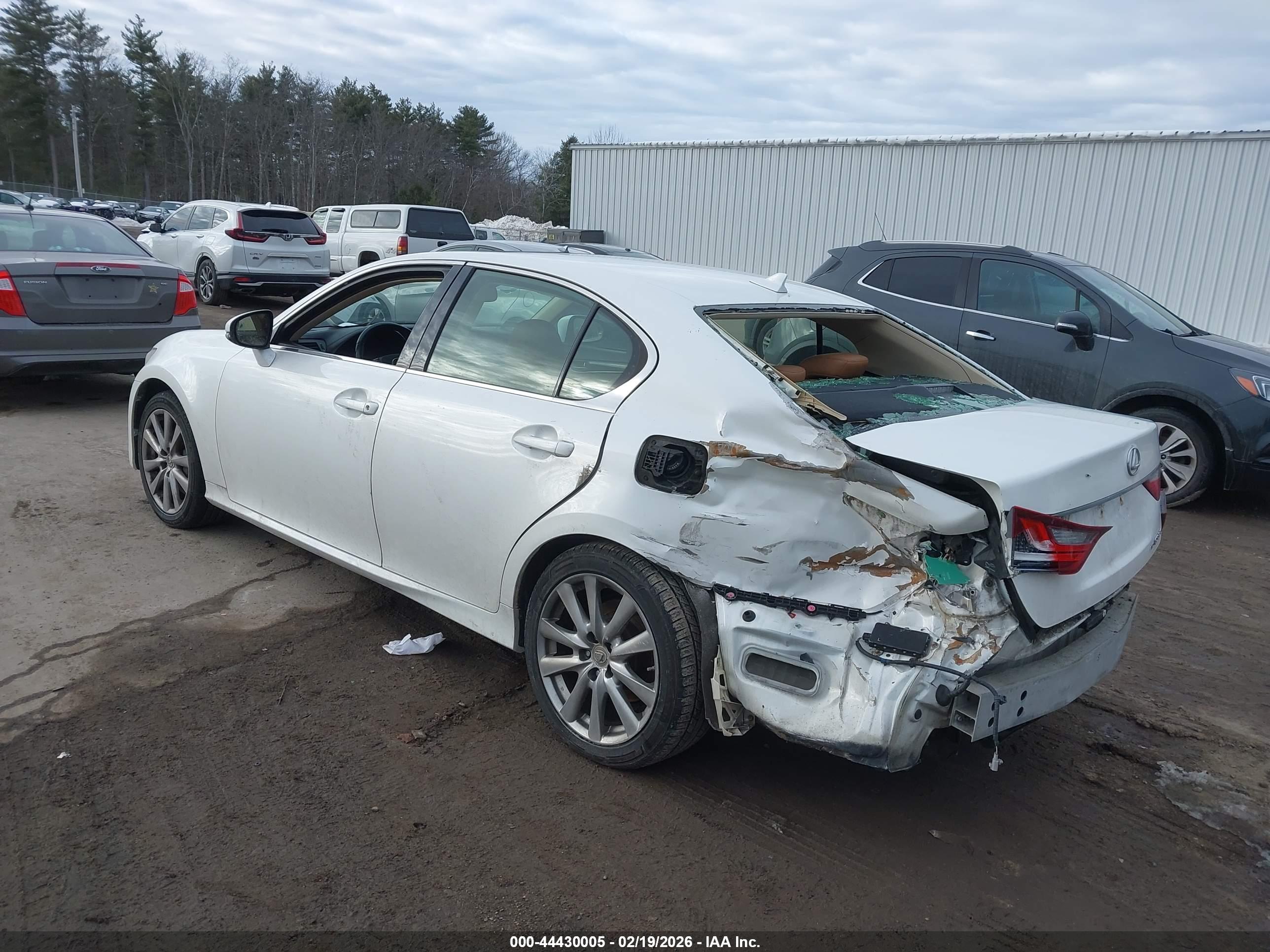 LEXUS GS image 3