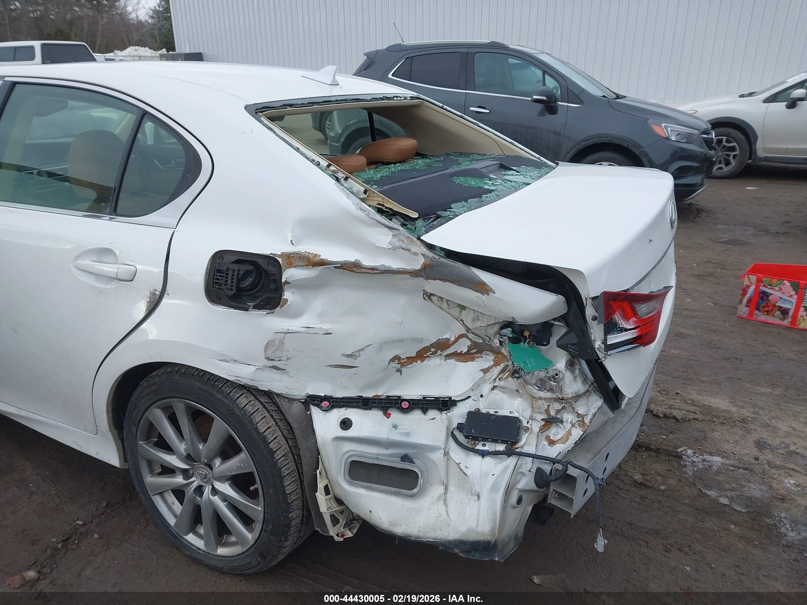 LEXUS GS image 6