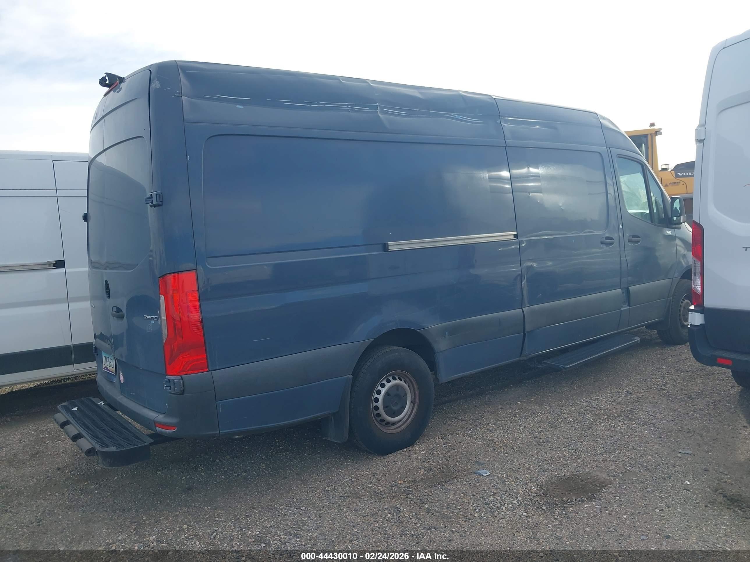 MERCEDES-BENZ SPRINTER image 4
