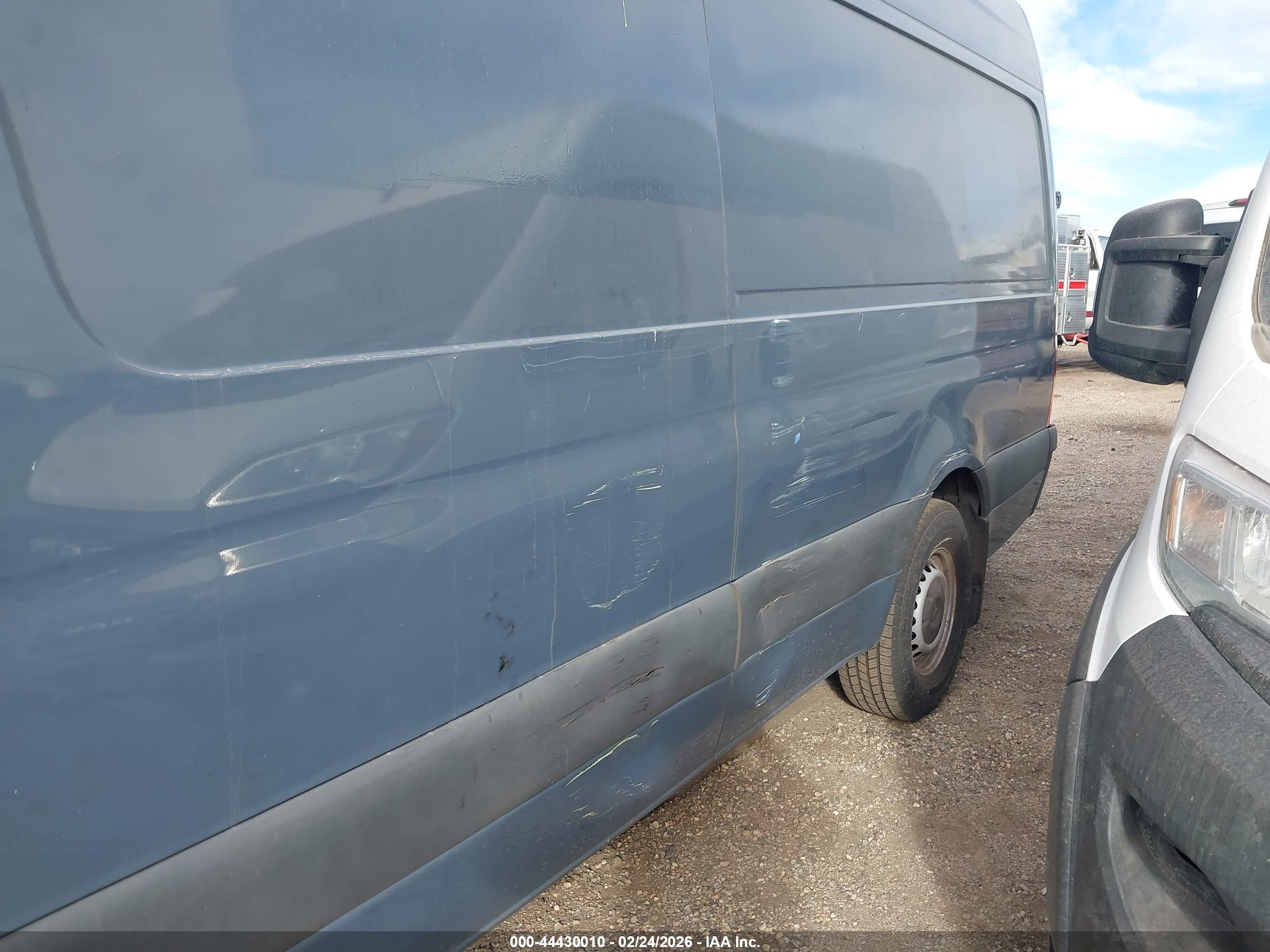 MERCEDES-BENZ SPRINTER image 6