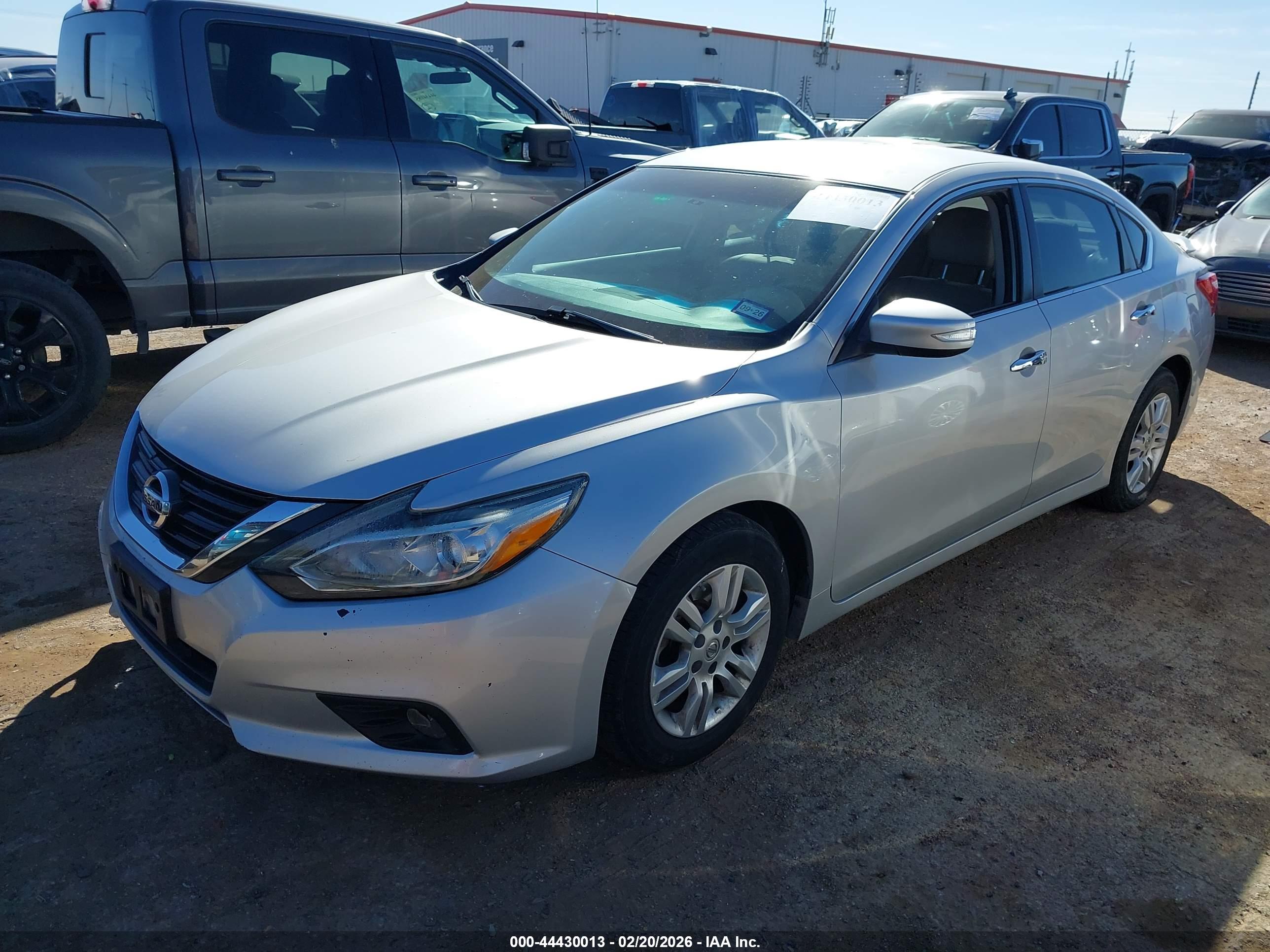 NISSAN ALTIMA image 2