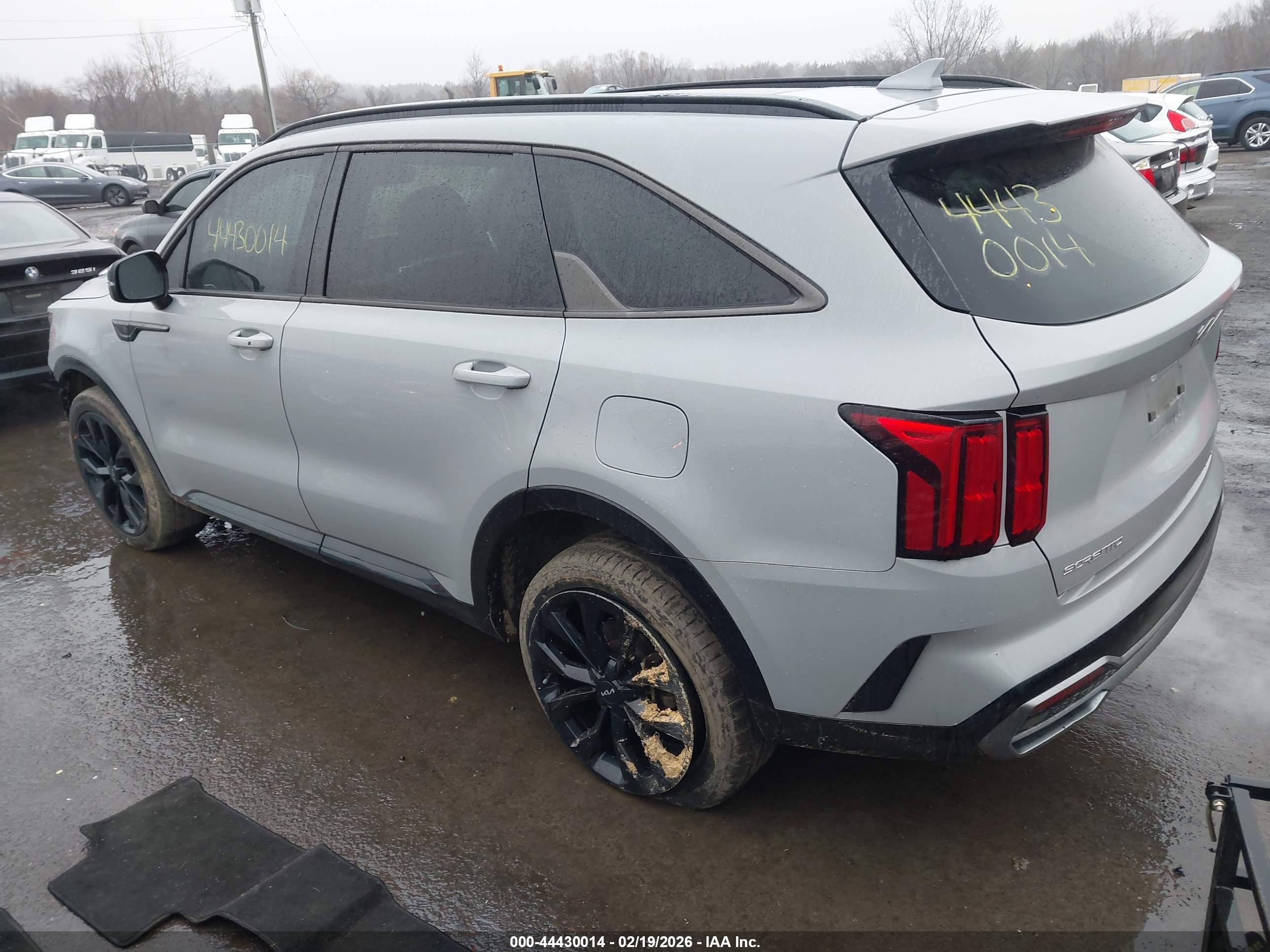 KIA SORENTO image 3