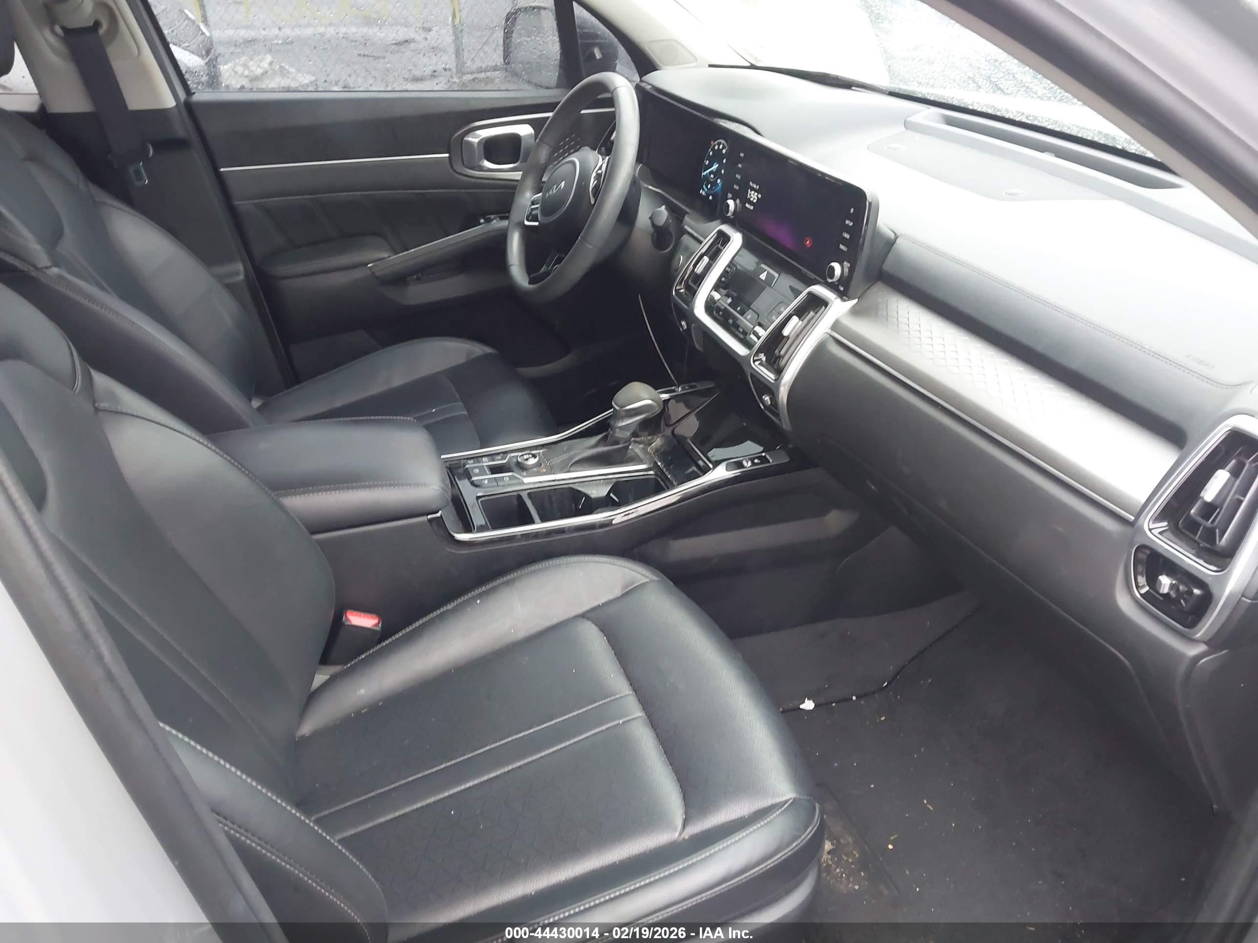 KIA SORENTO image 5