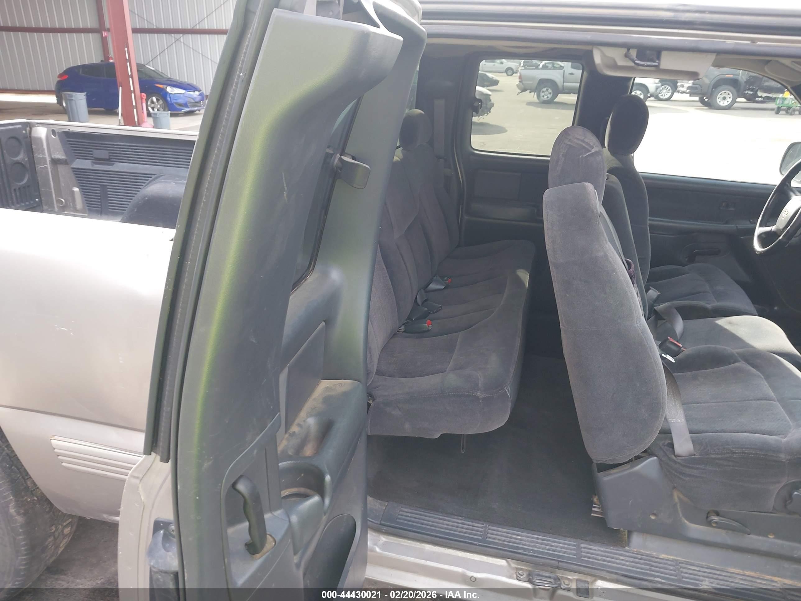 CHEVROLET SILVERADO image 8