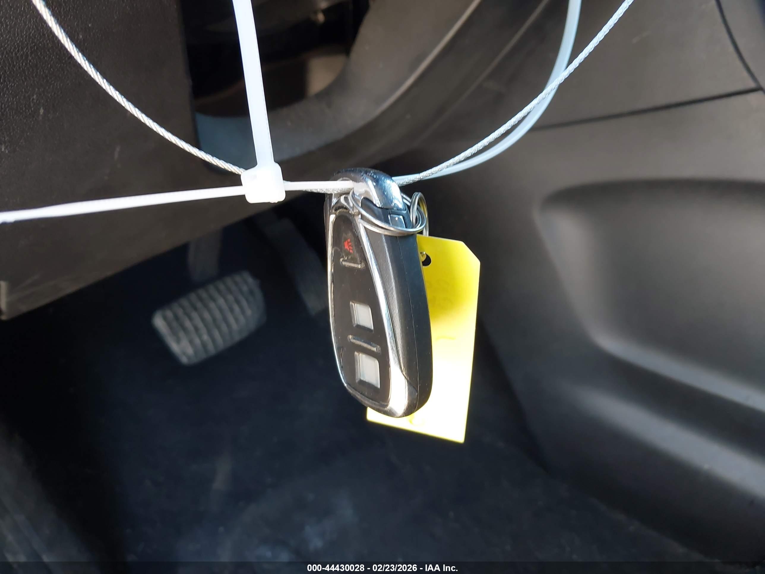 CHEVROLET EQUINOX image 11