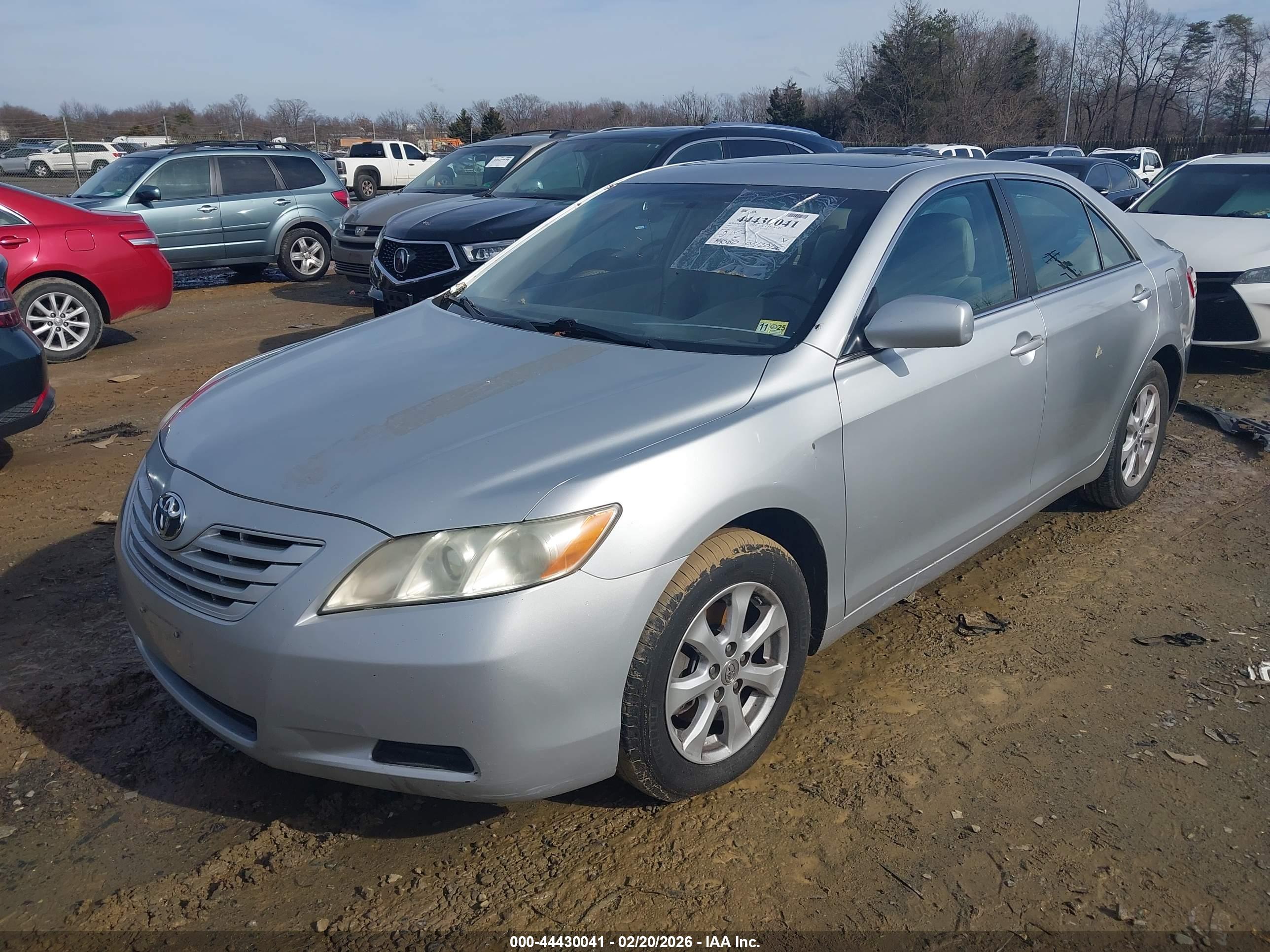 TOYOTA CAMRY image 2