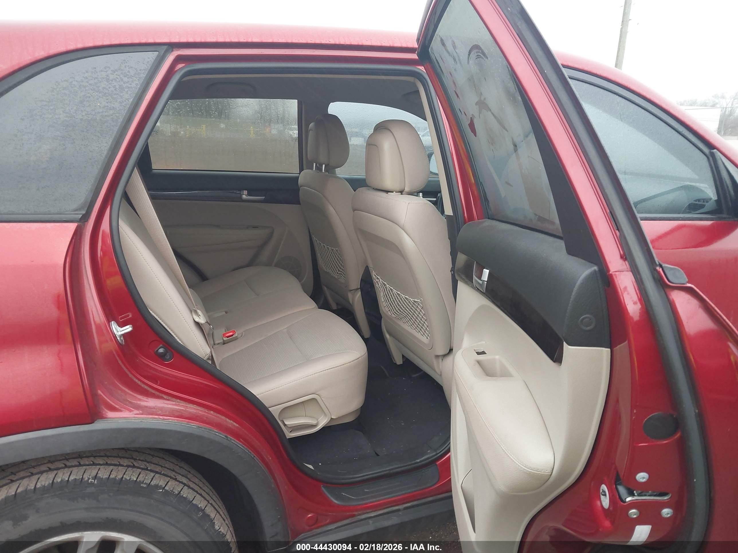 KIA SORENTO image 8