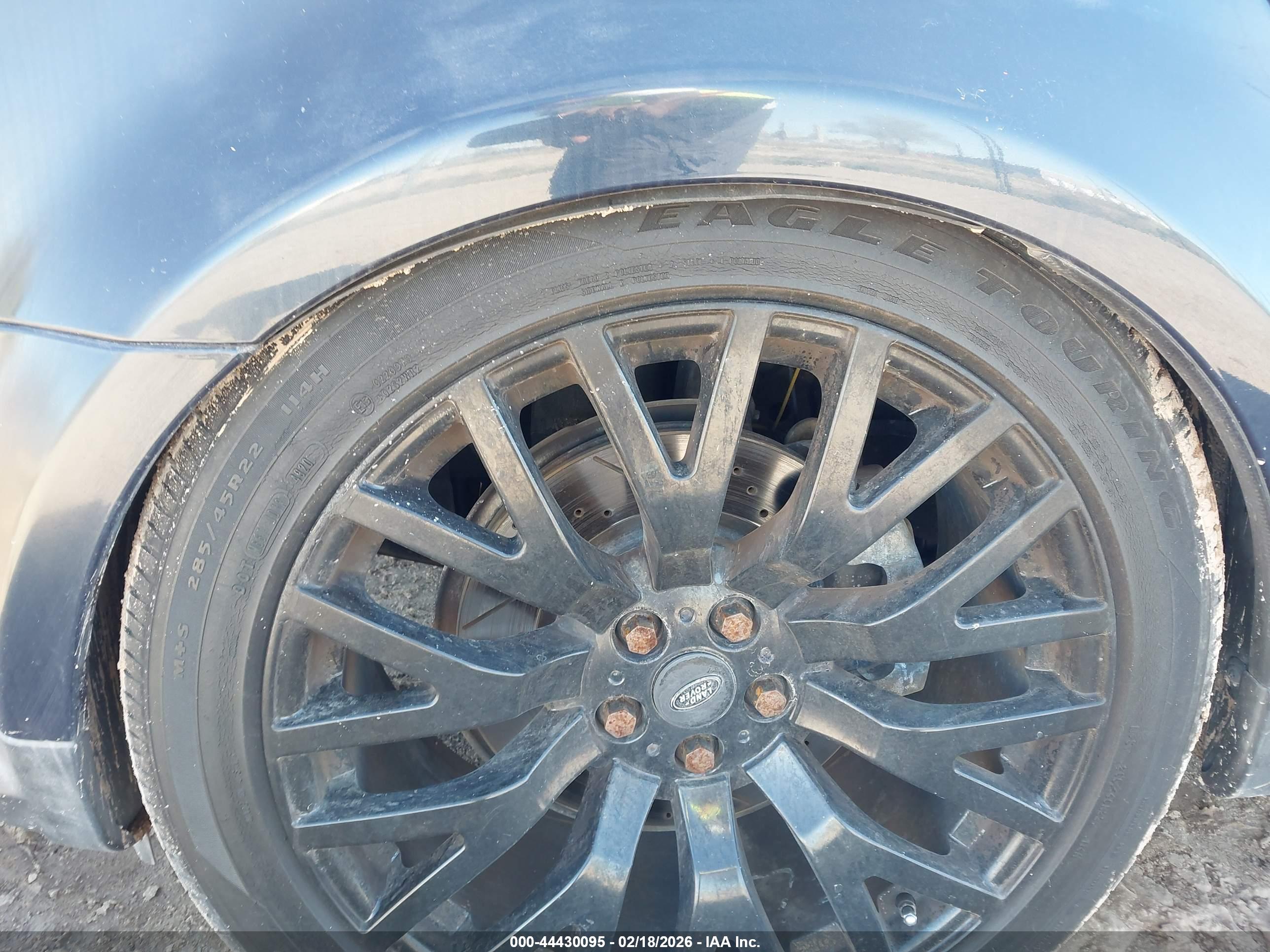 LAND ROVER image 6