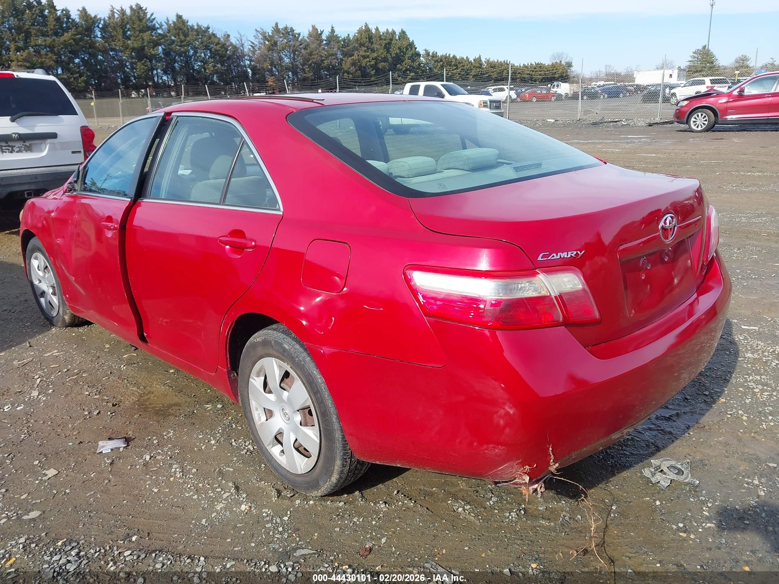 TOYOTA CAMRY image 3