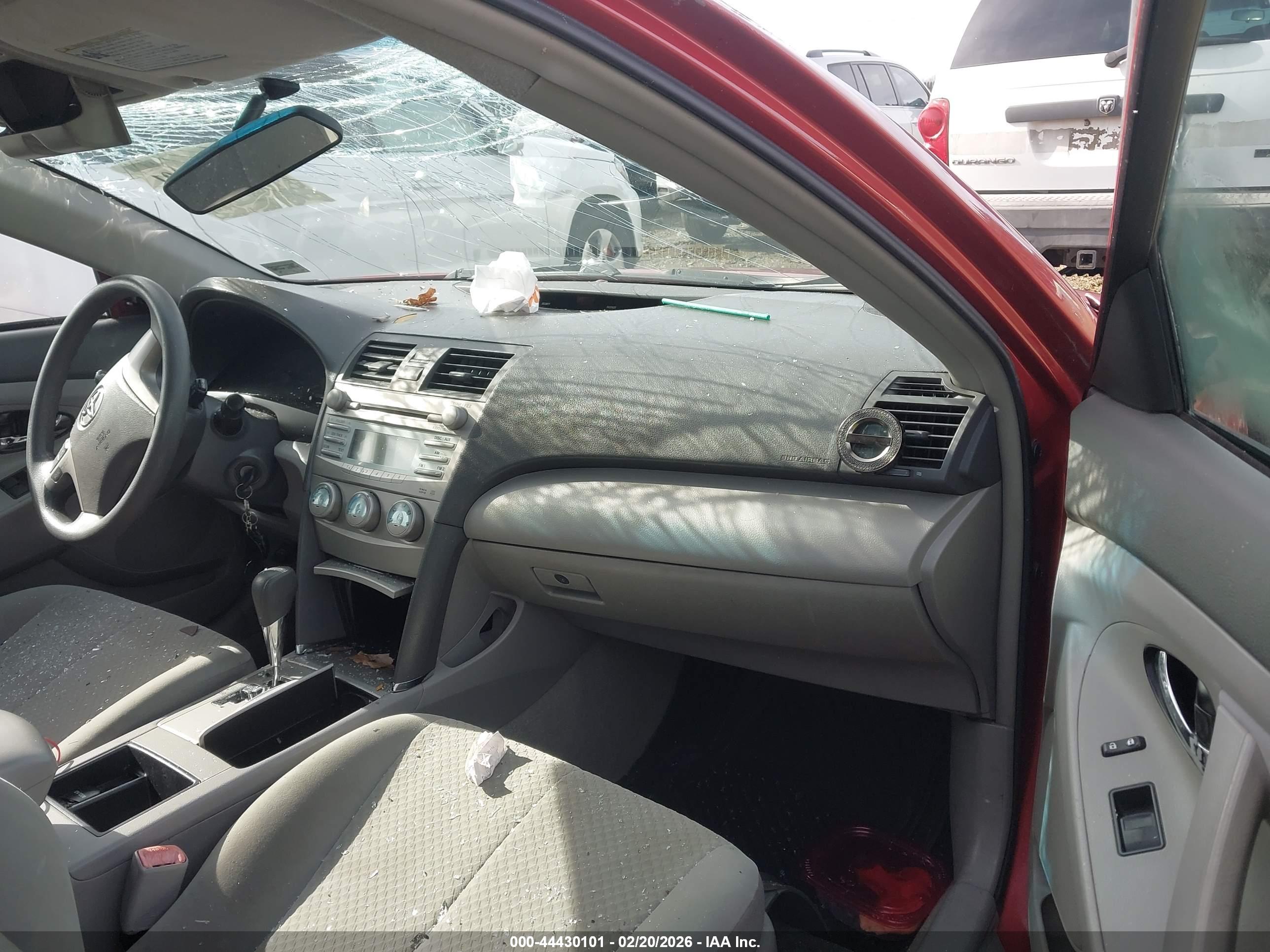 TOYOTA CAMRY image 5