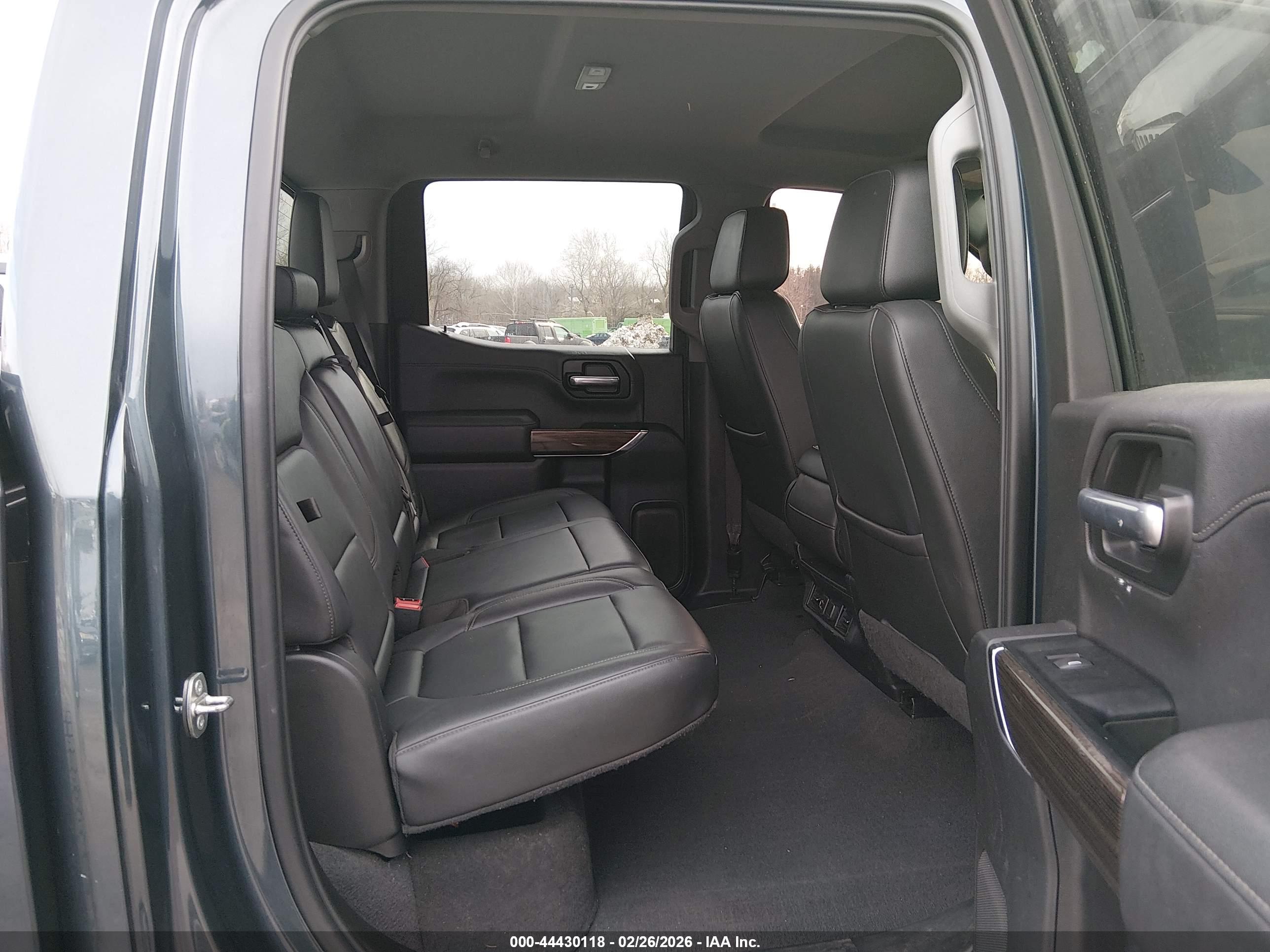 CHEVROLET SILVERADO image 8