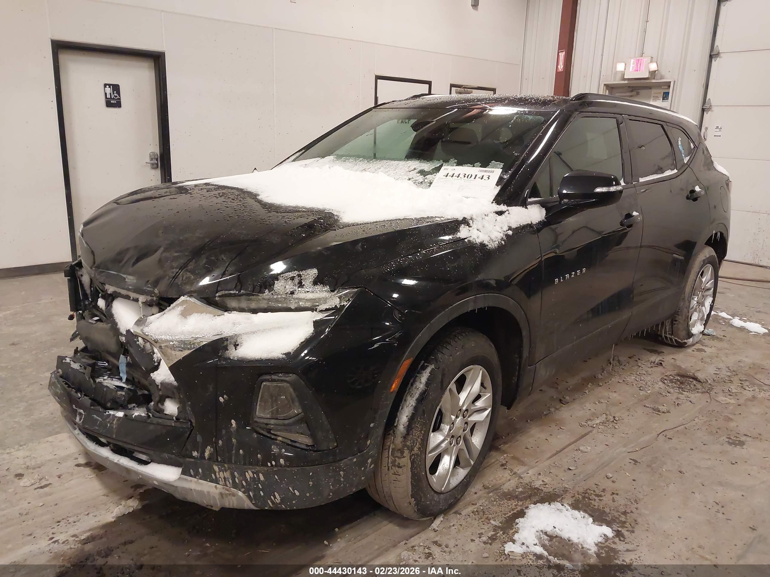 CHEVROLET BLAZER image 2