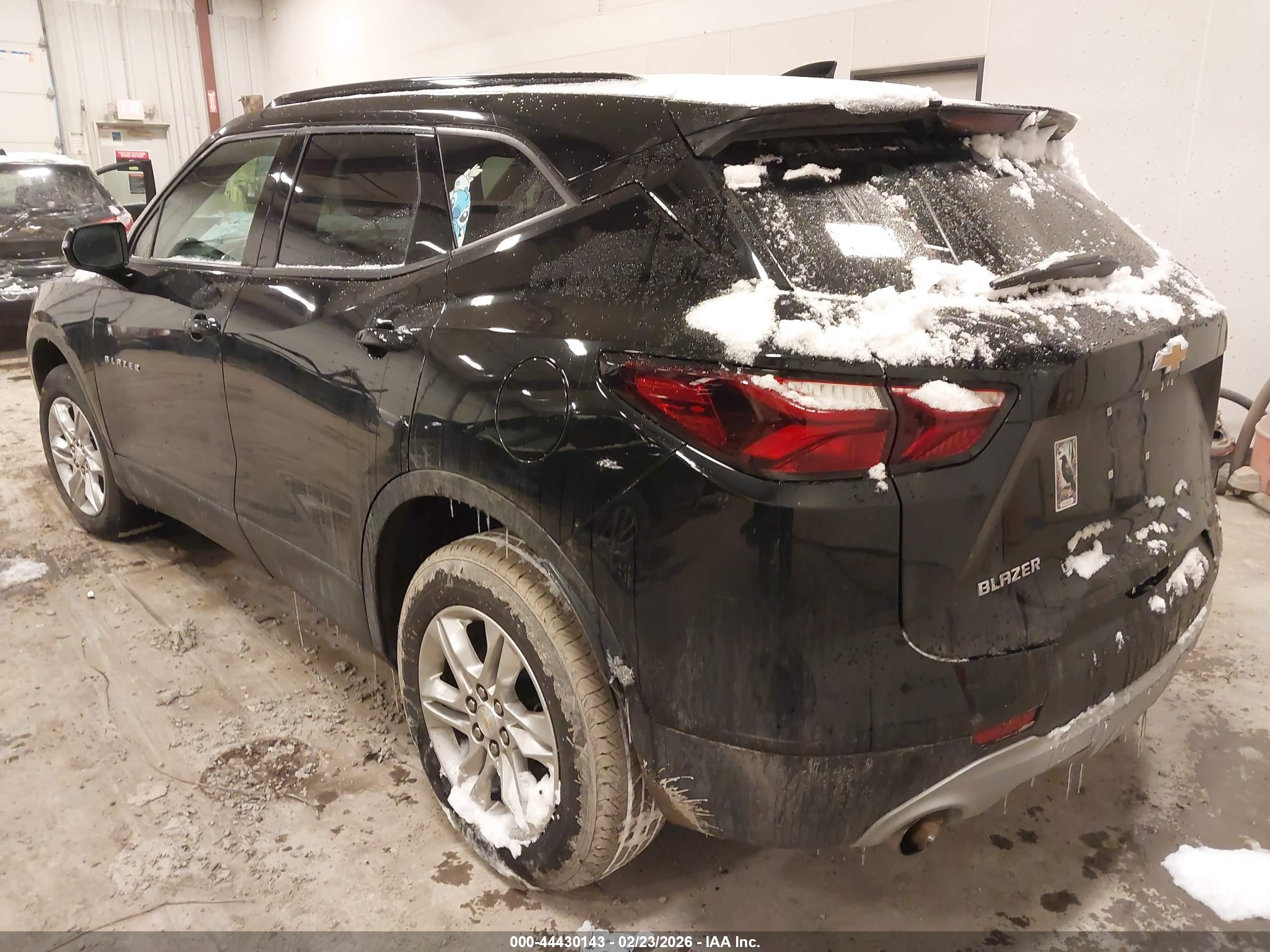CHEVROLET BLAZER image 3