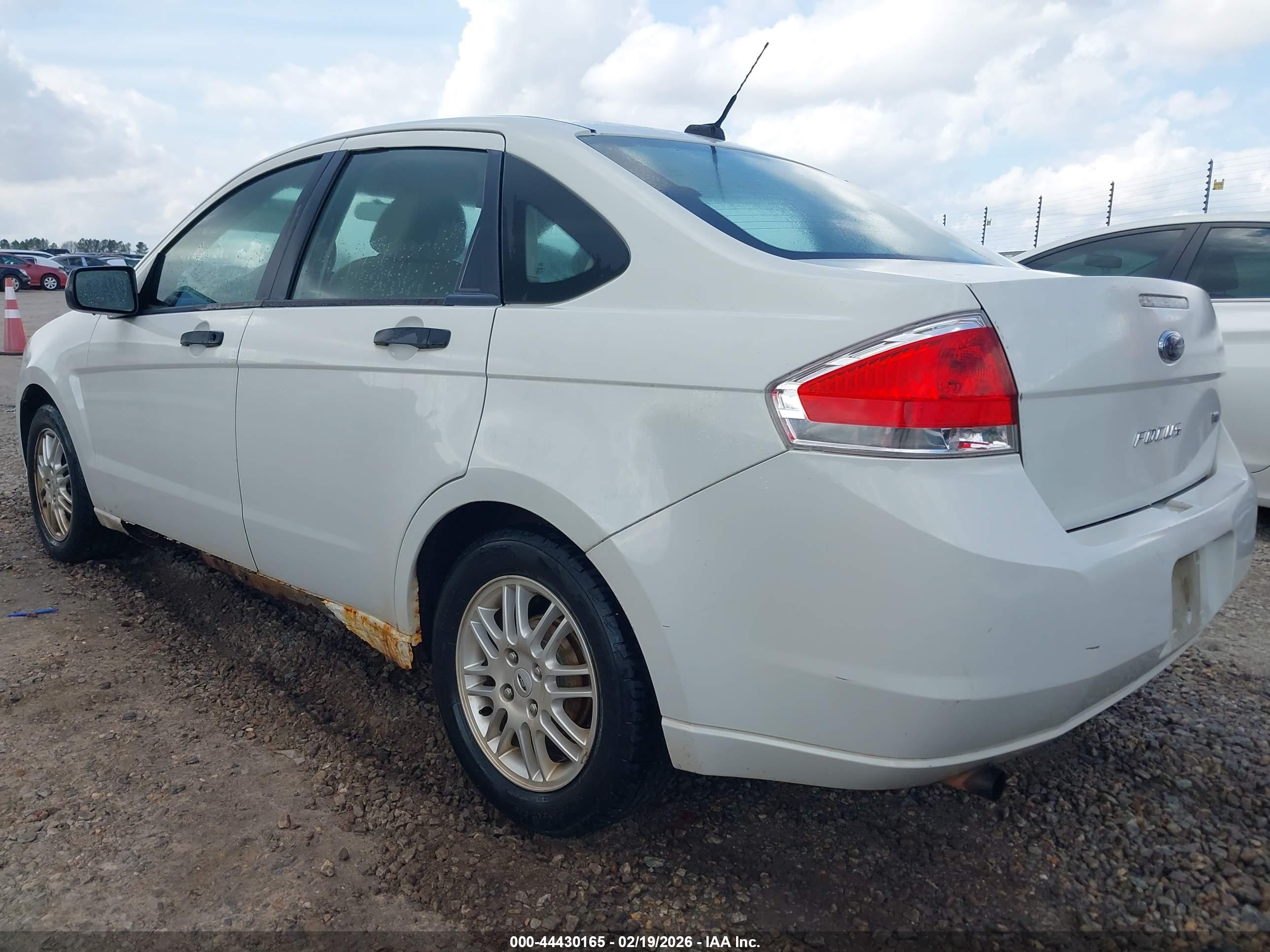 FORD FOCUS image 3
