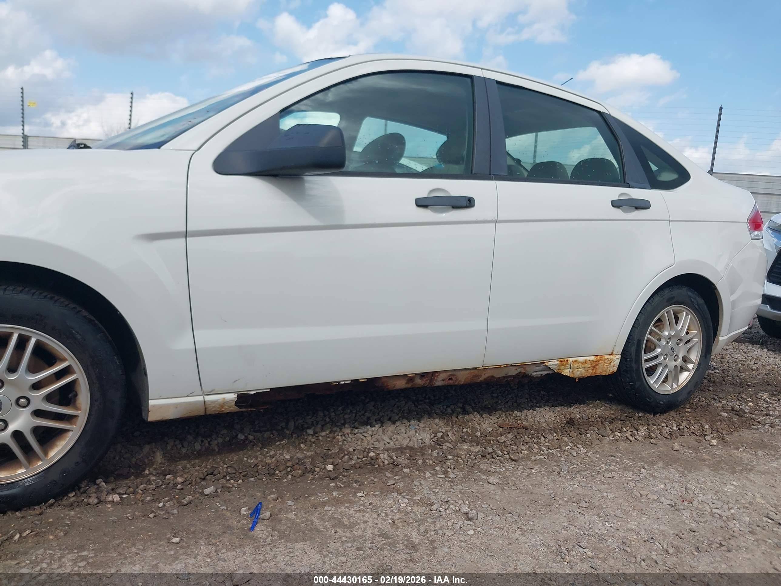 FORD FOCUS image 6