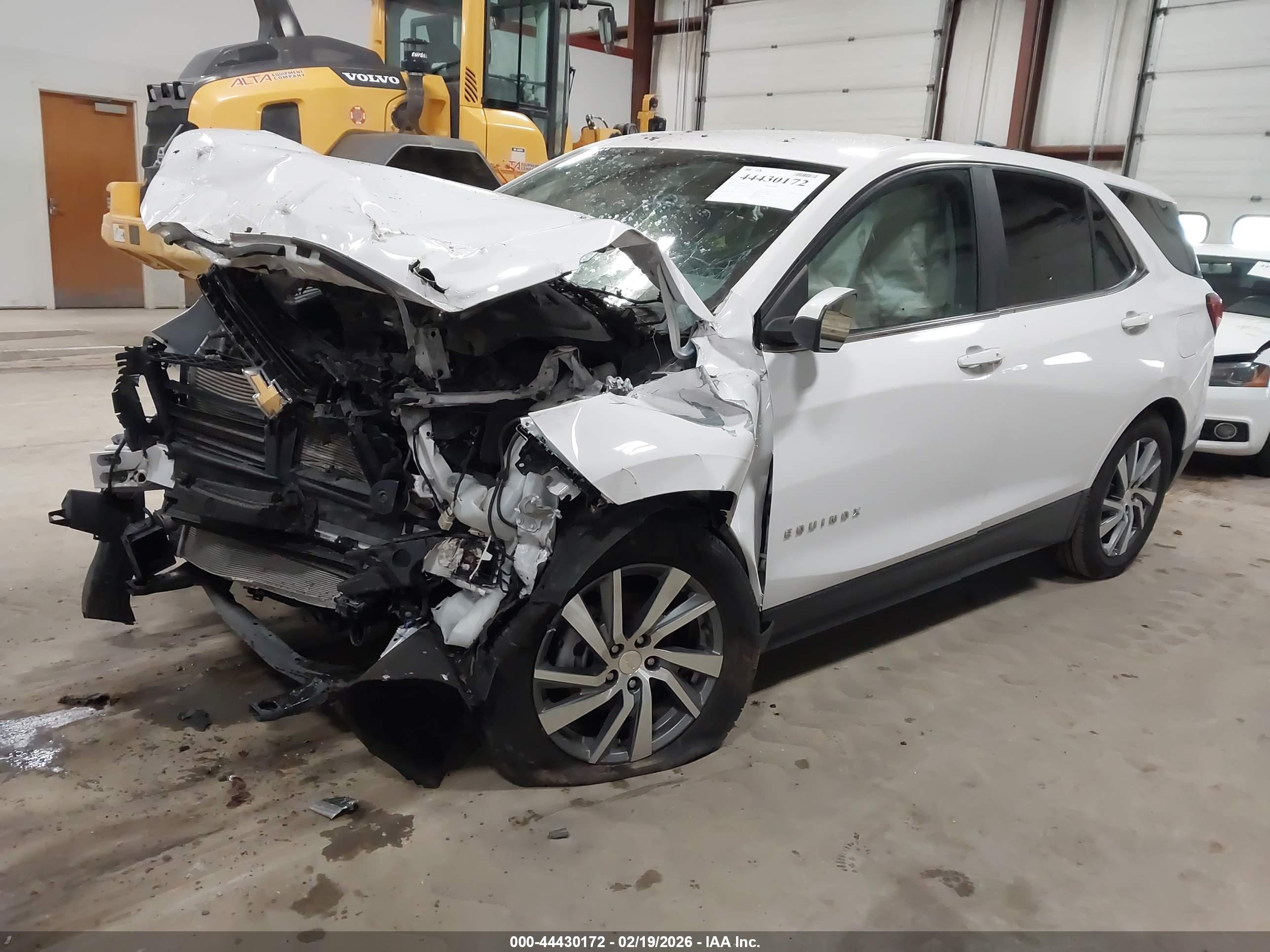 CHEVROLET EQUINOX image 2