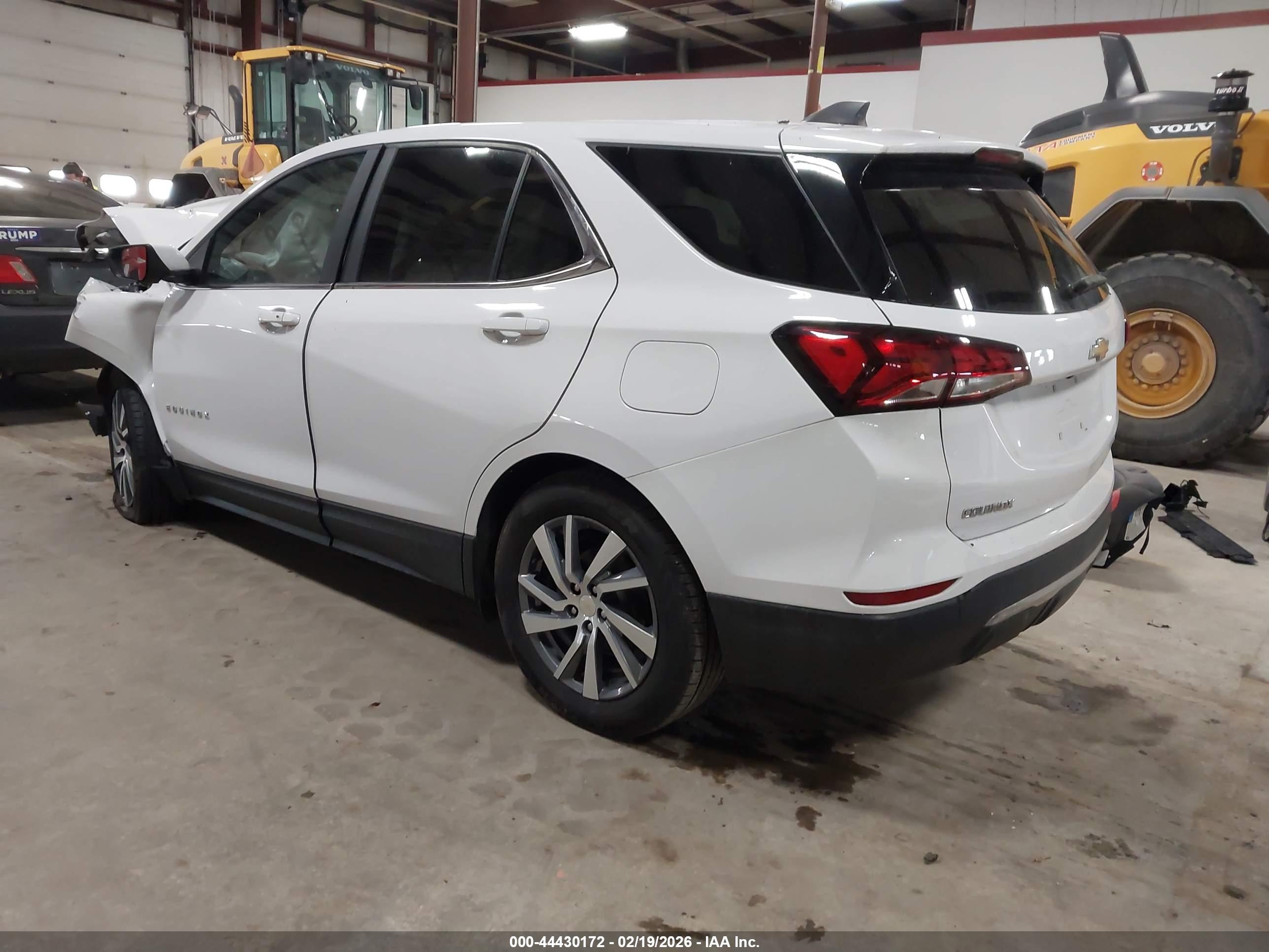 CHEVROLET EQUINOX image 3