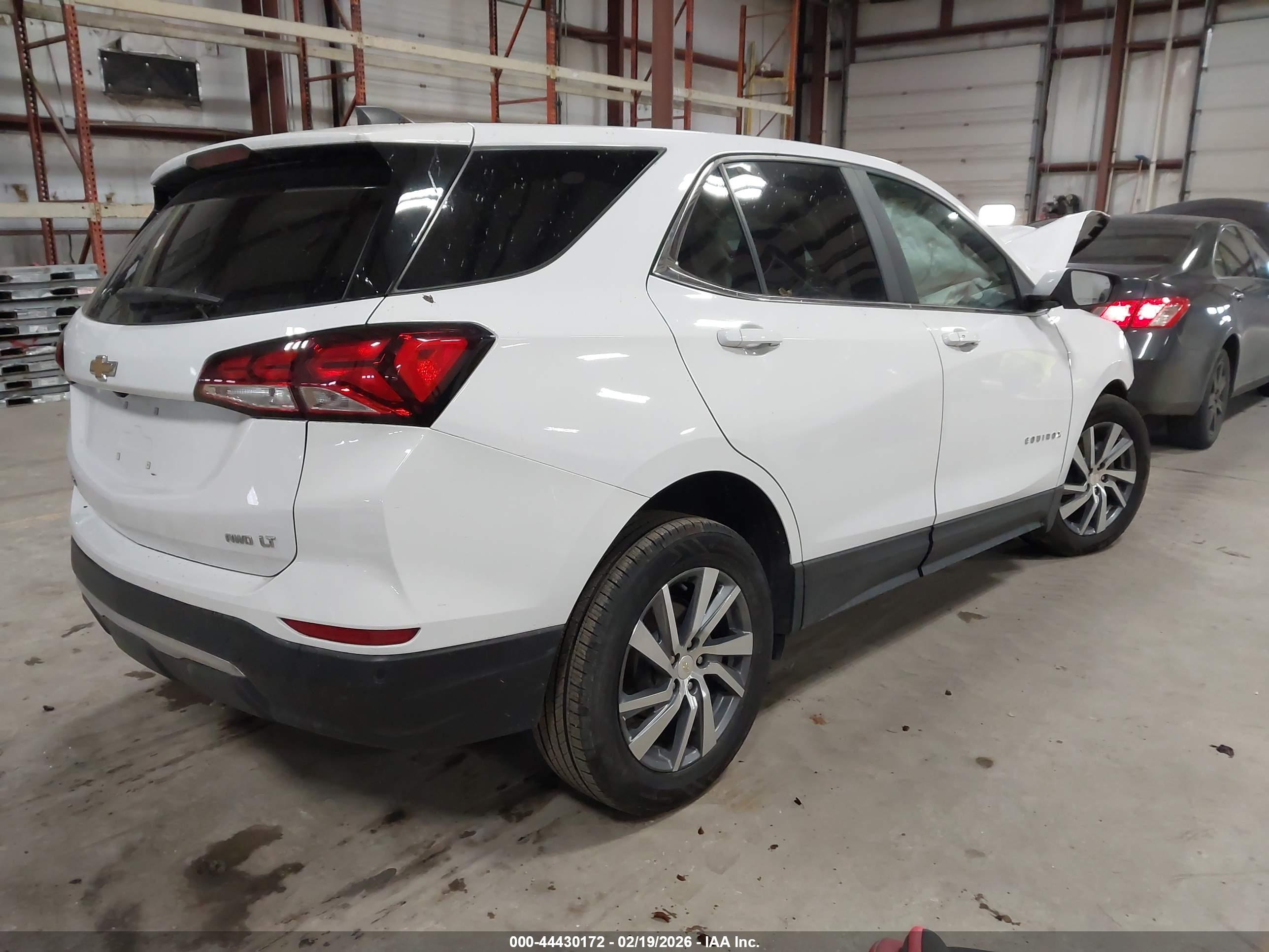 CHEVROLET EQUINOX image 4