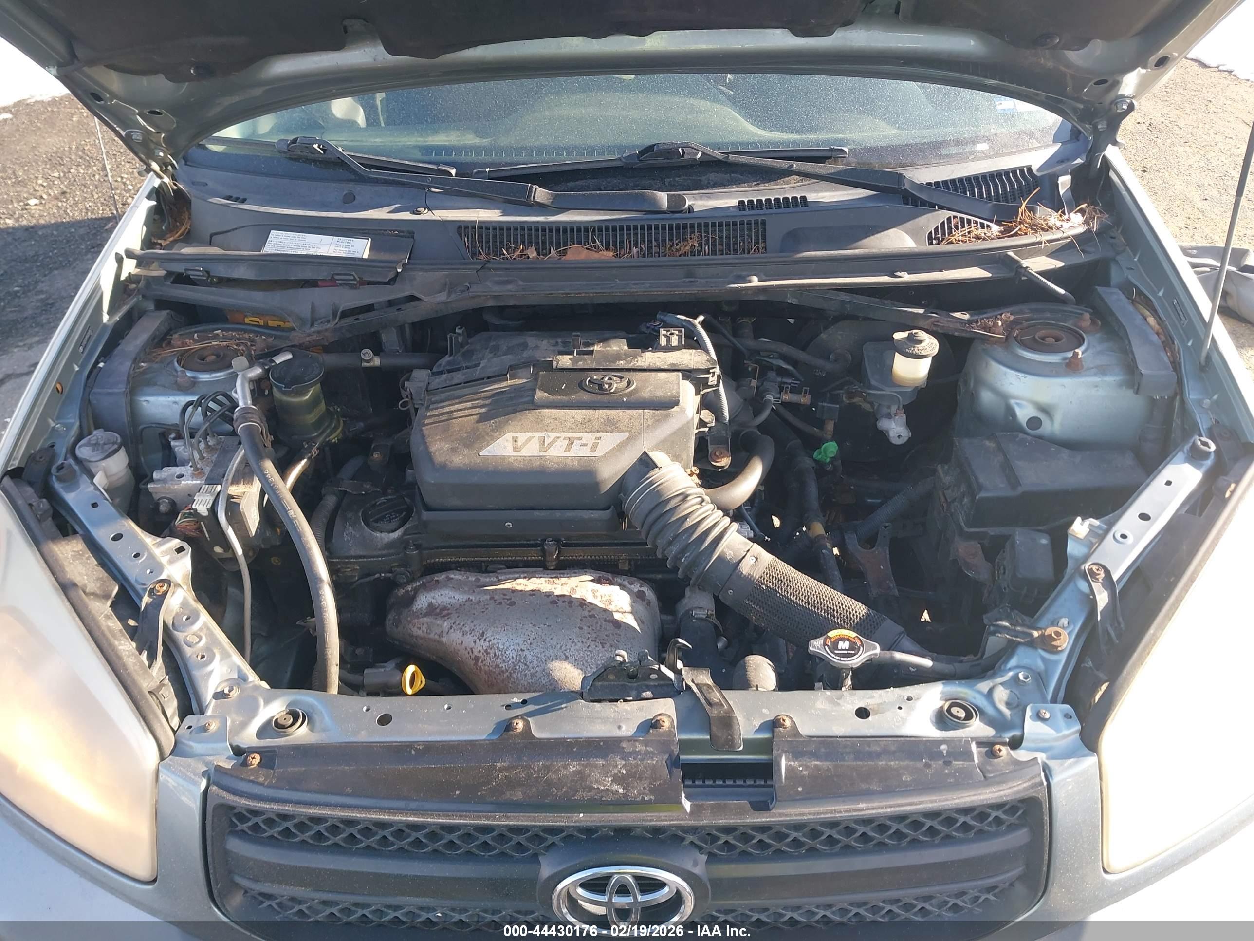 TOYOTA RAV4 image 10