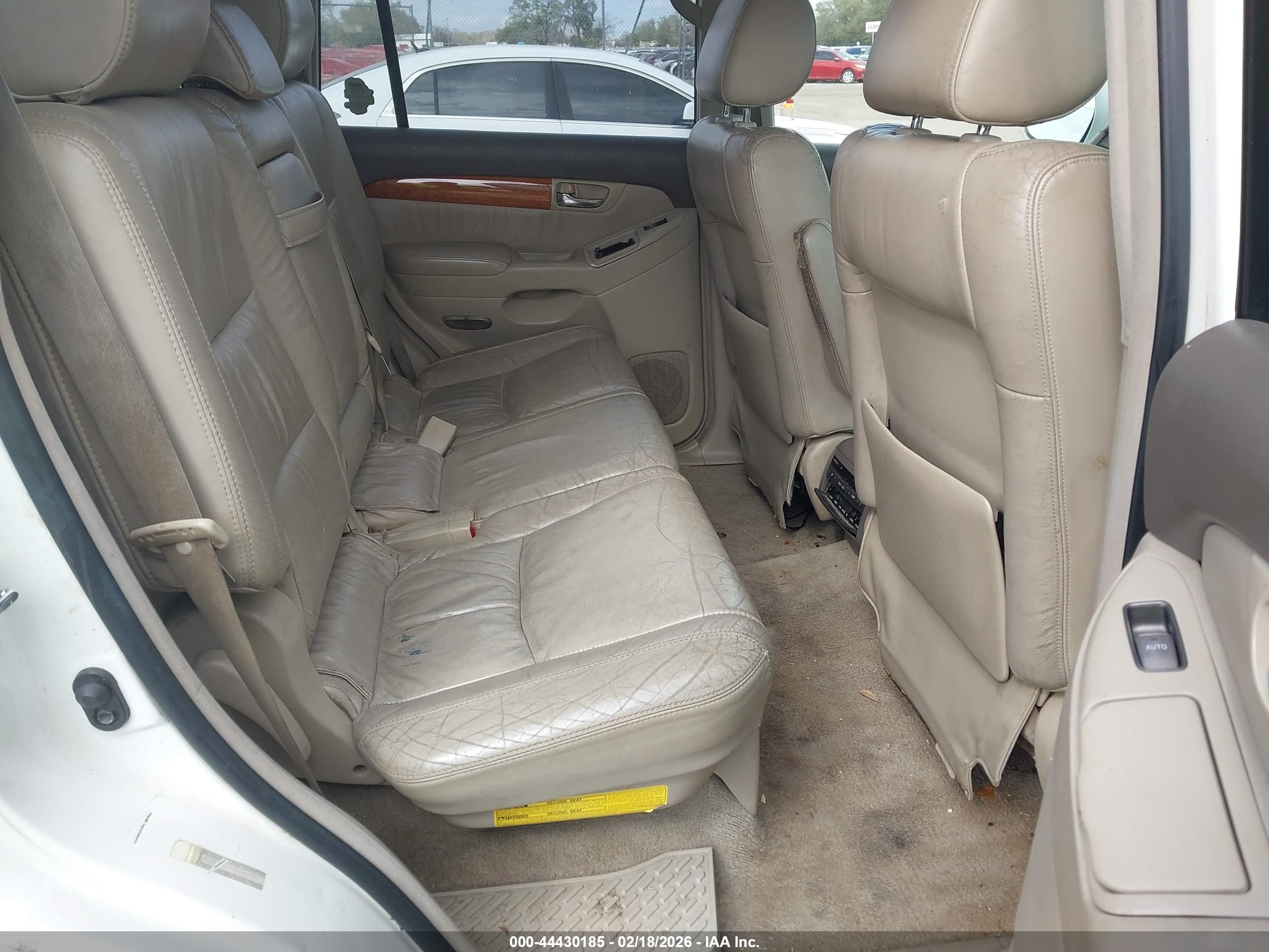 LEXUS GX image 8