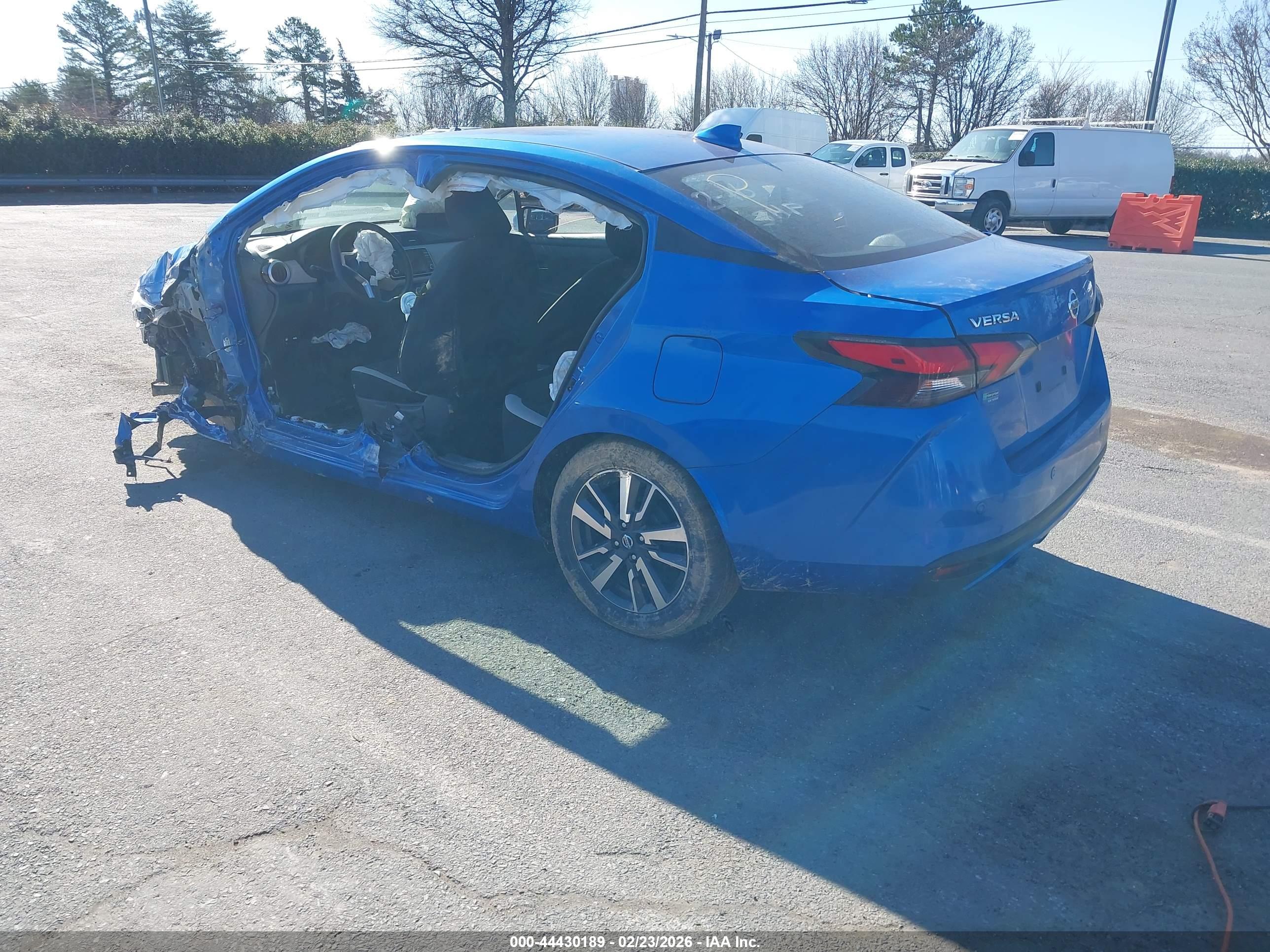 NISSAN VERSA image 3