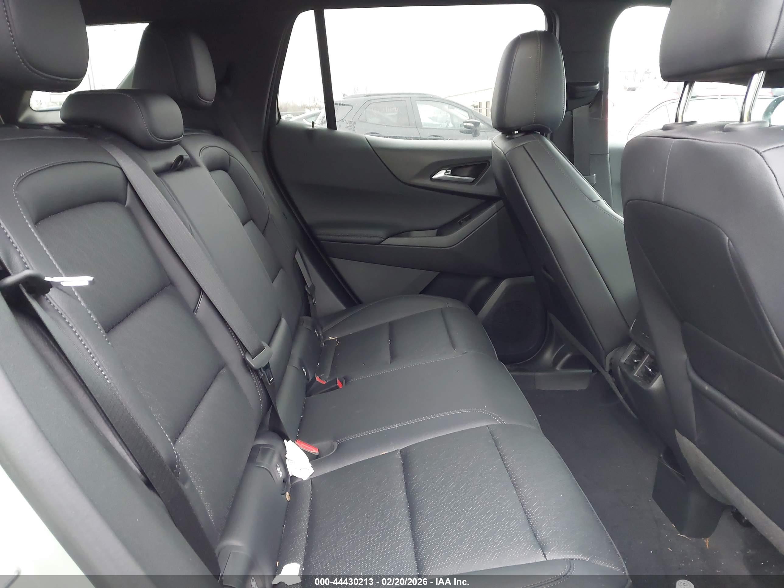 CHEVROLET EQUINOX image 8