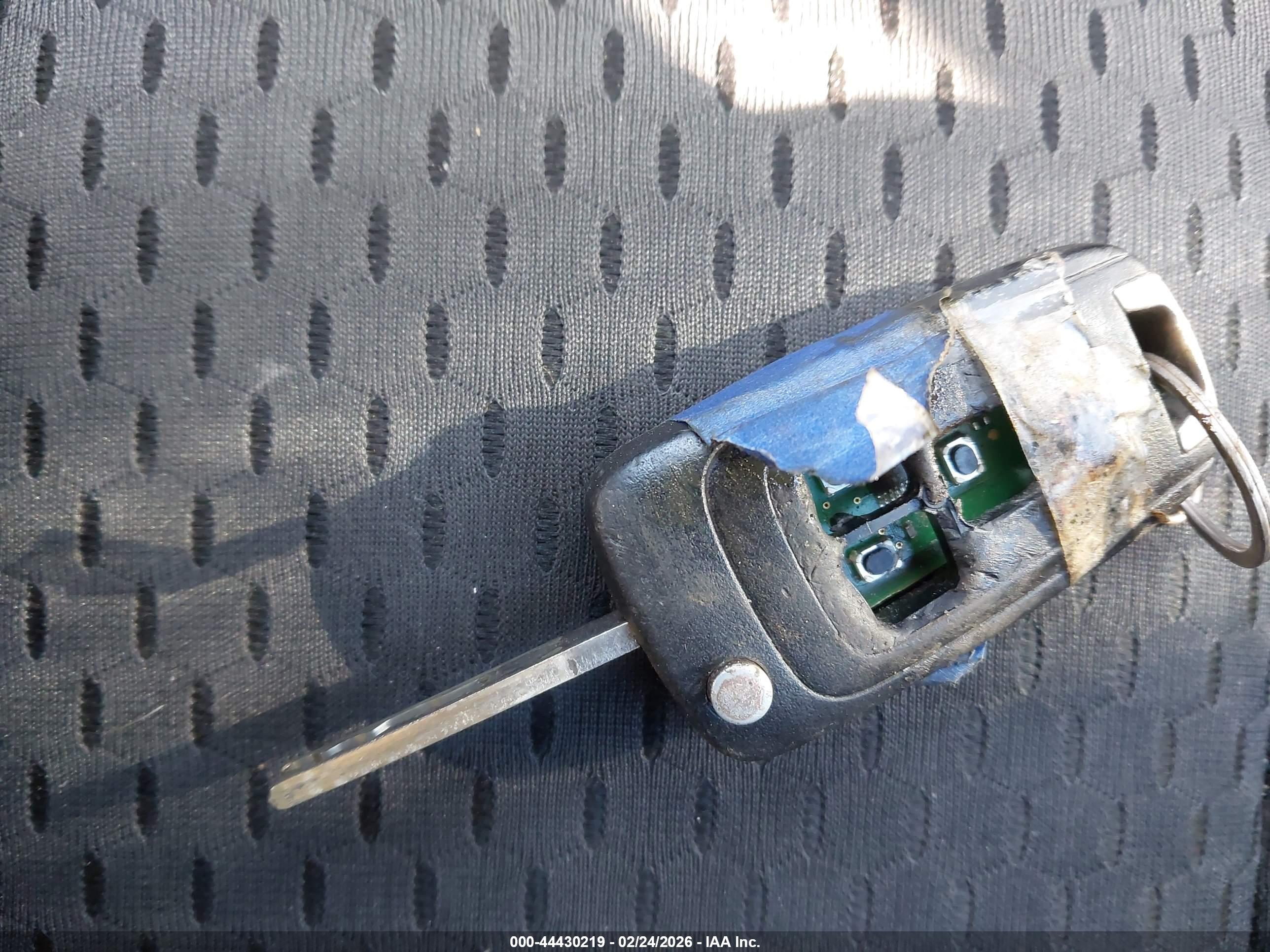 CHEVROLET EQUINOX image 11