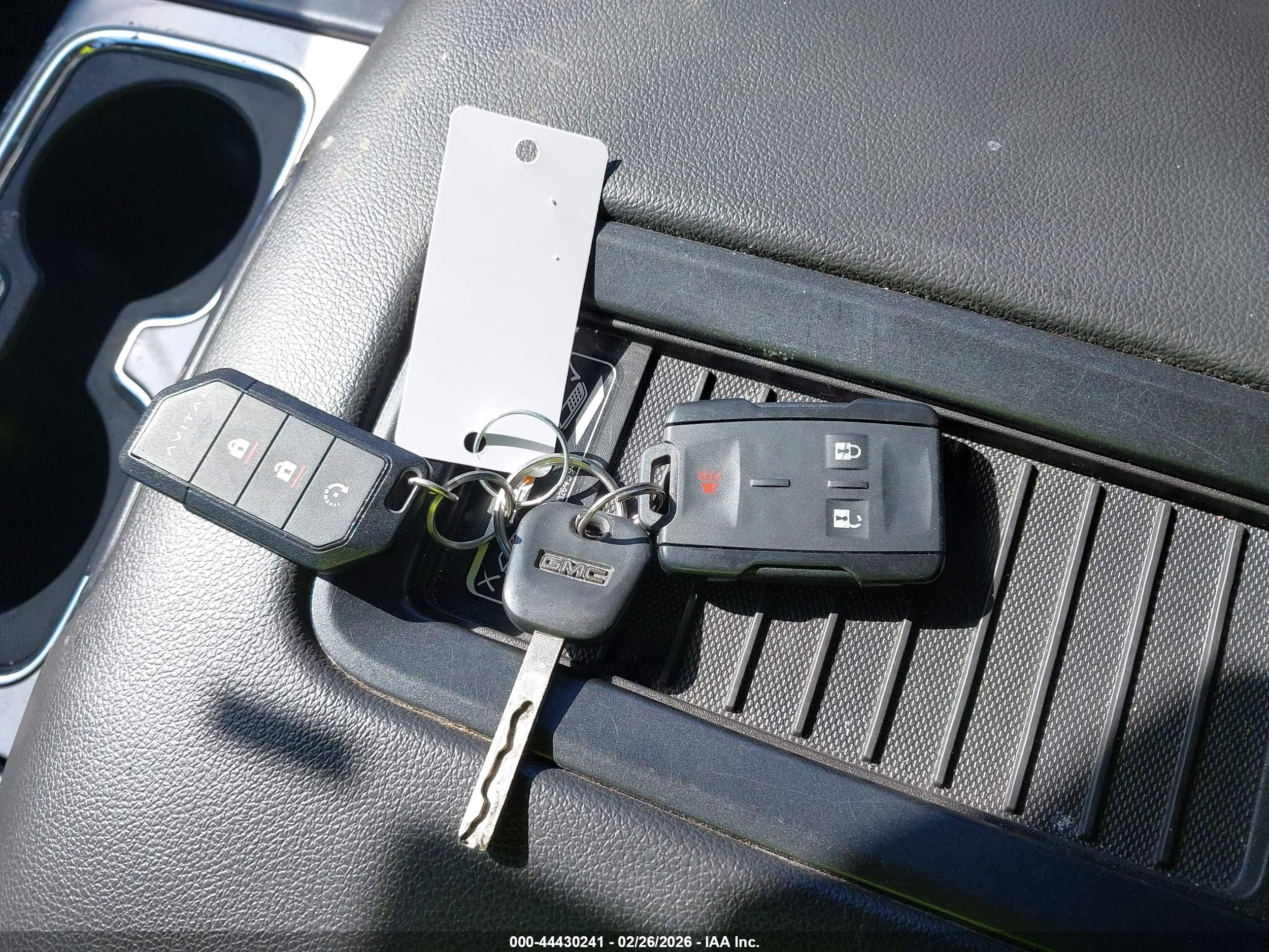 GMC SIERRA image 11