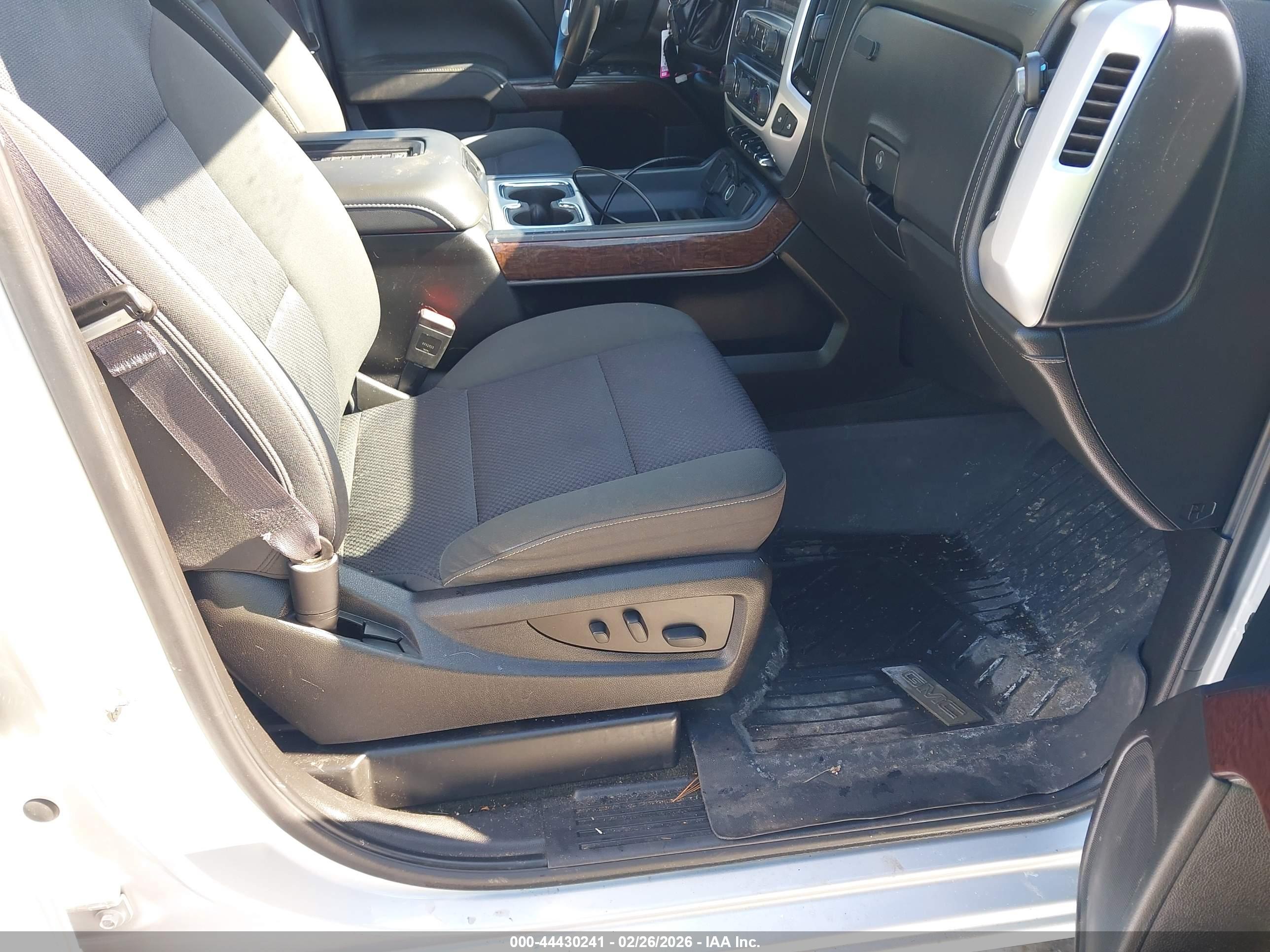 GMC SIERRA image 5